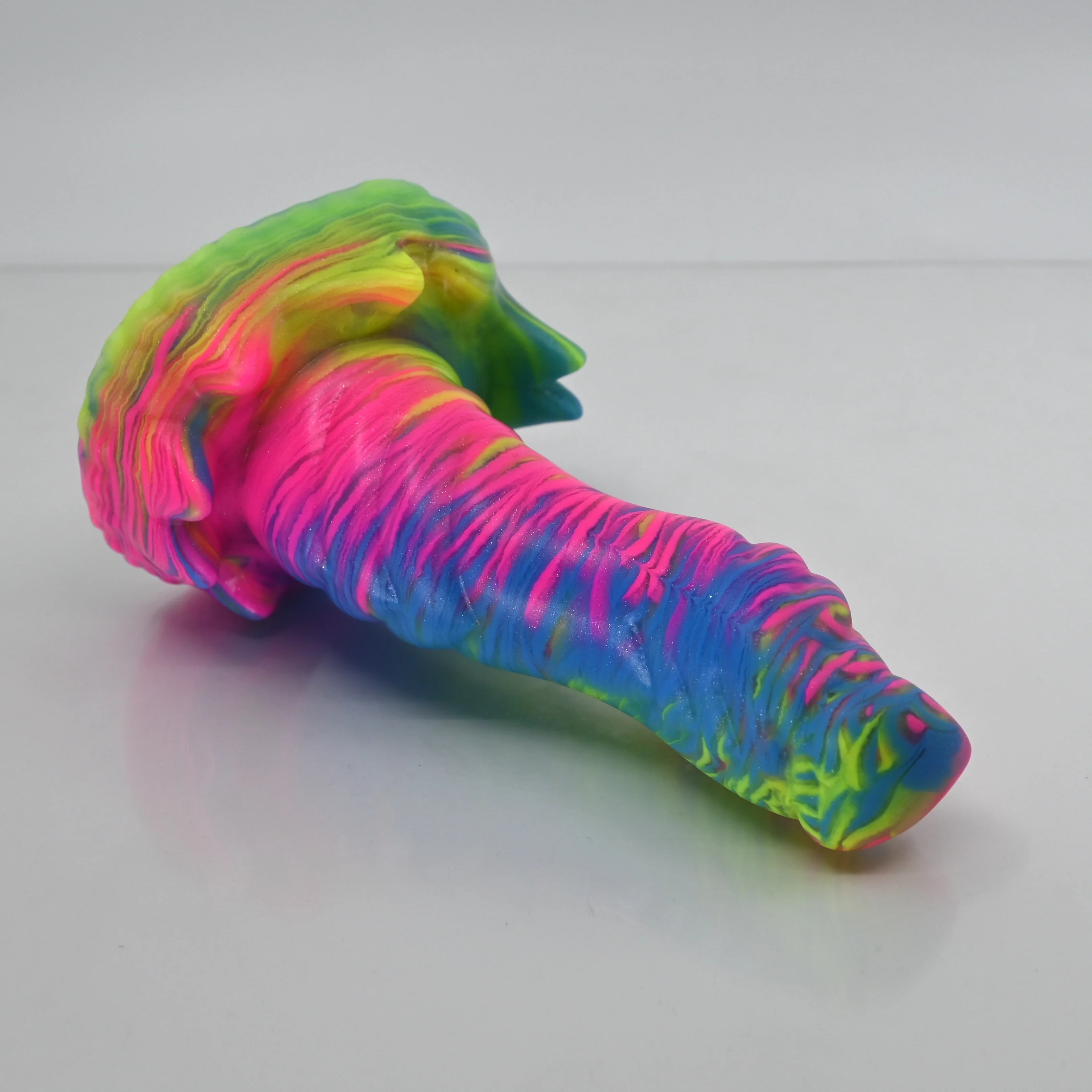 S2MDD39 Snark Small 0050 UV GITD - Image 2