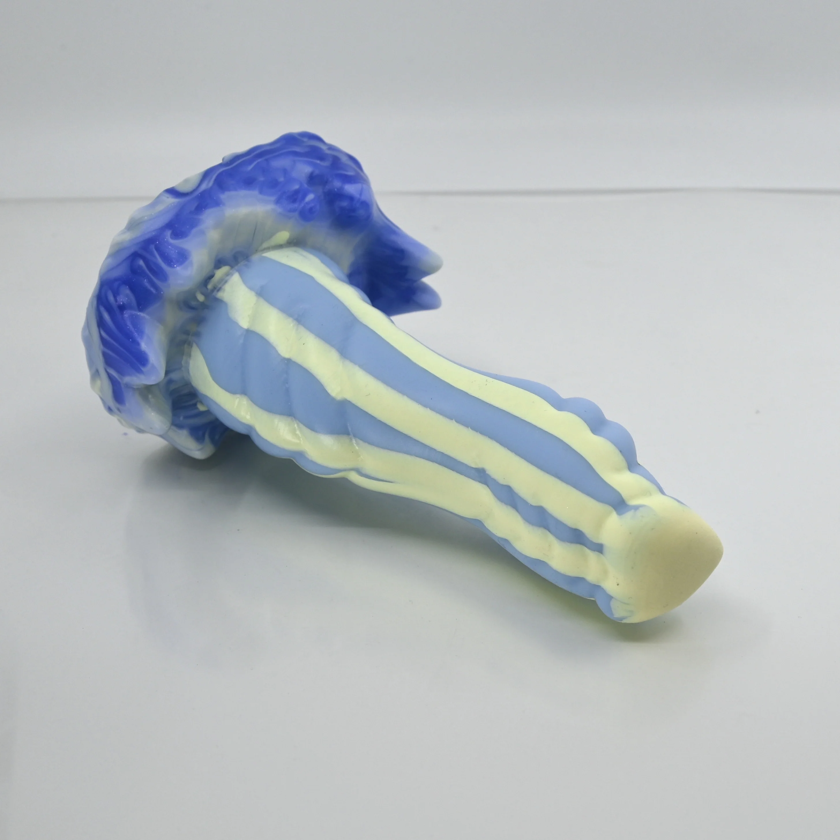S2SCN00 Snark Small 0030 UV GITD - Image 2