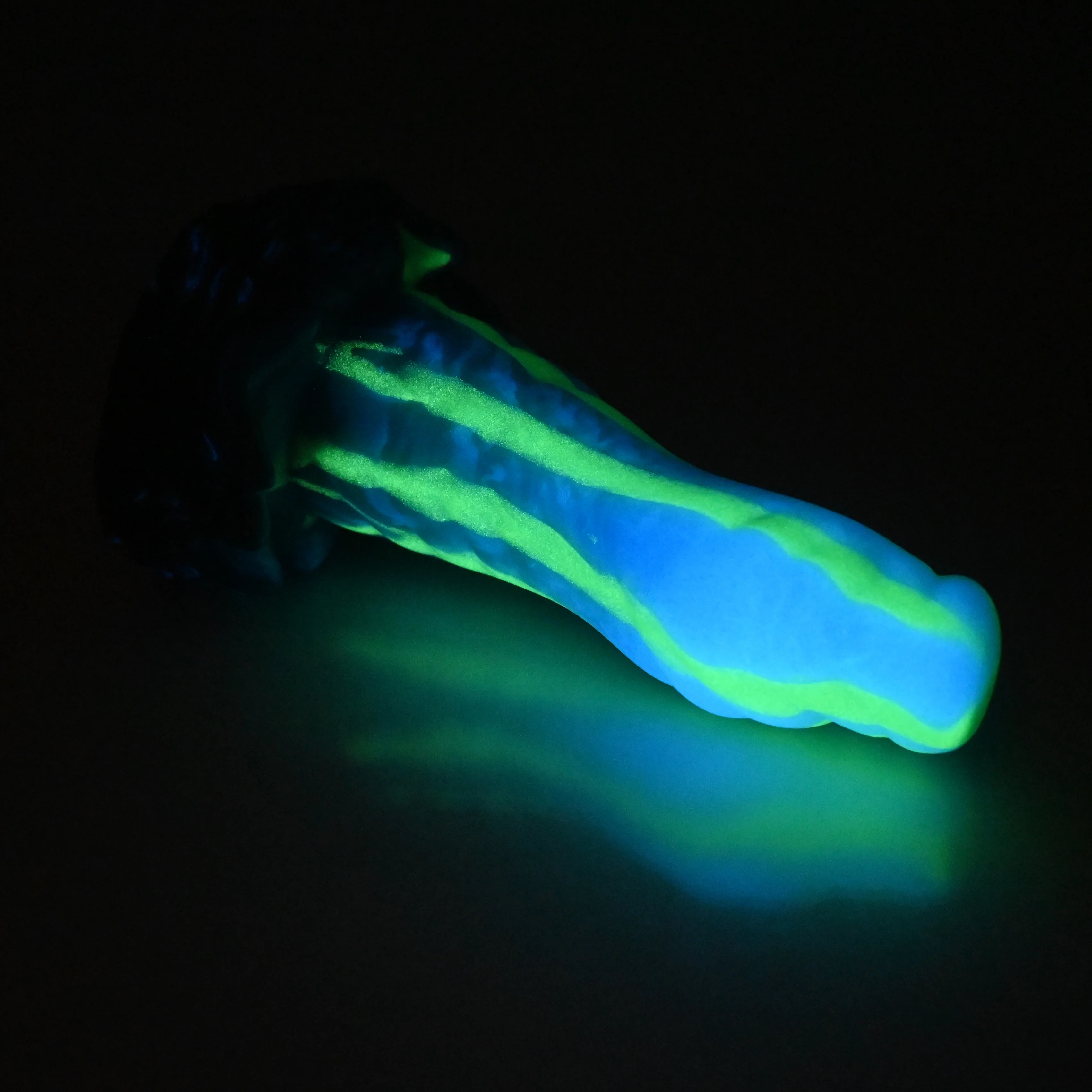S2MCR72 Snark Small 0050 UV GITD - Image 4