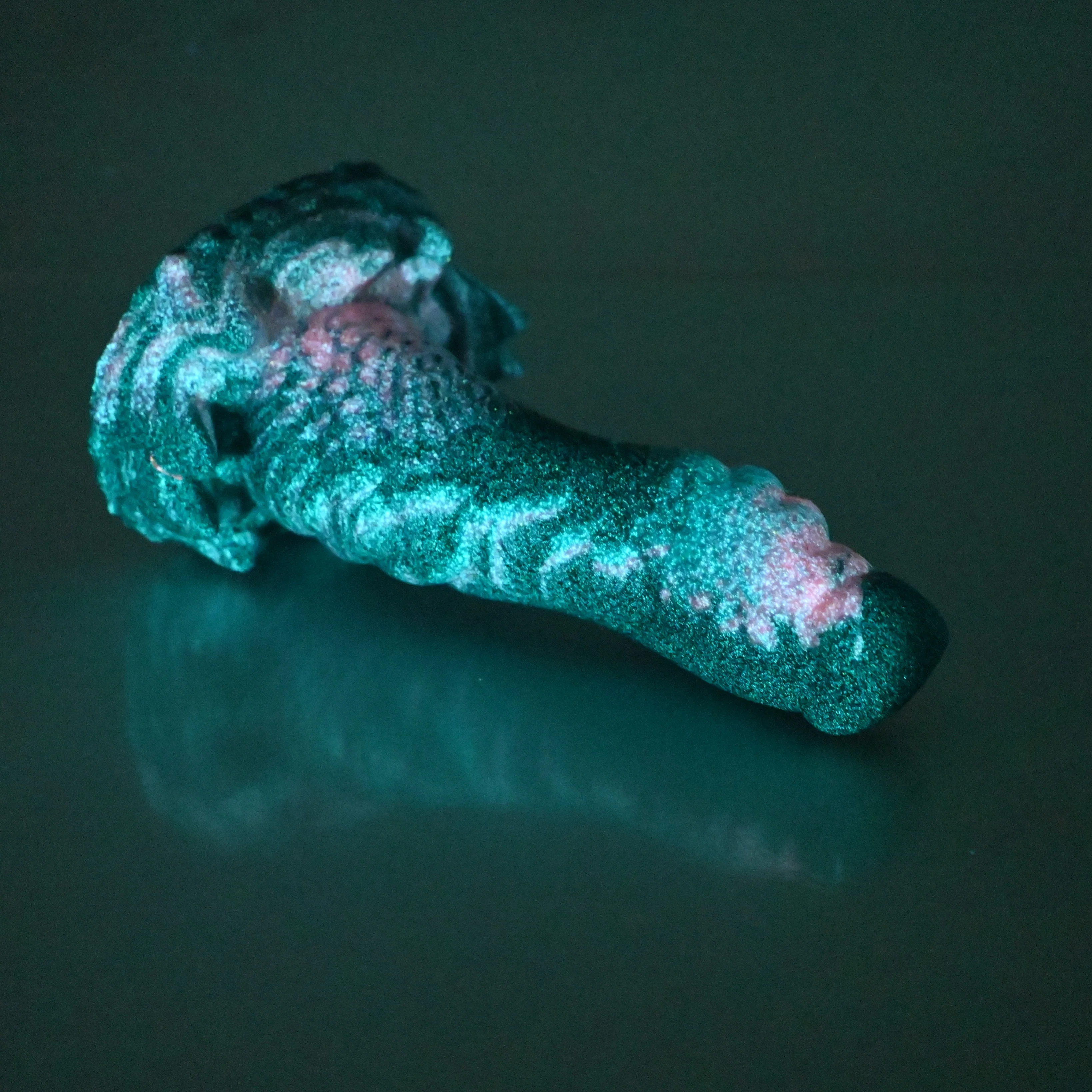 S2MCU33 Snark Small 0050 UV GITD - Image 4