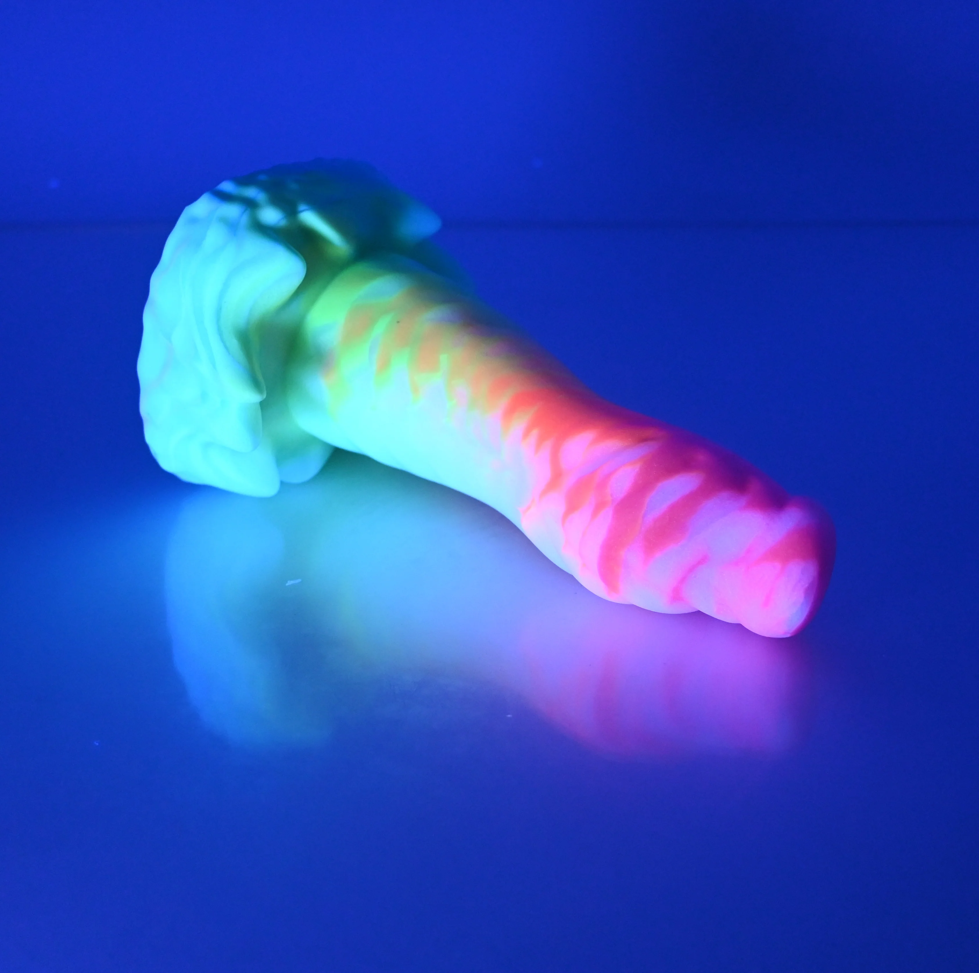 S2SCX01 Snark Small 0030 UV GITD - Image 3