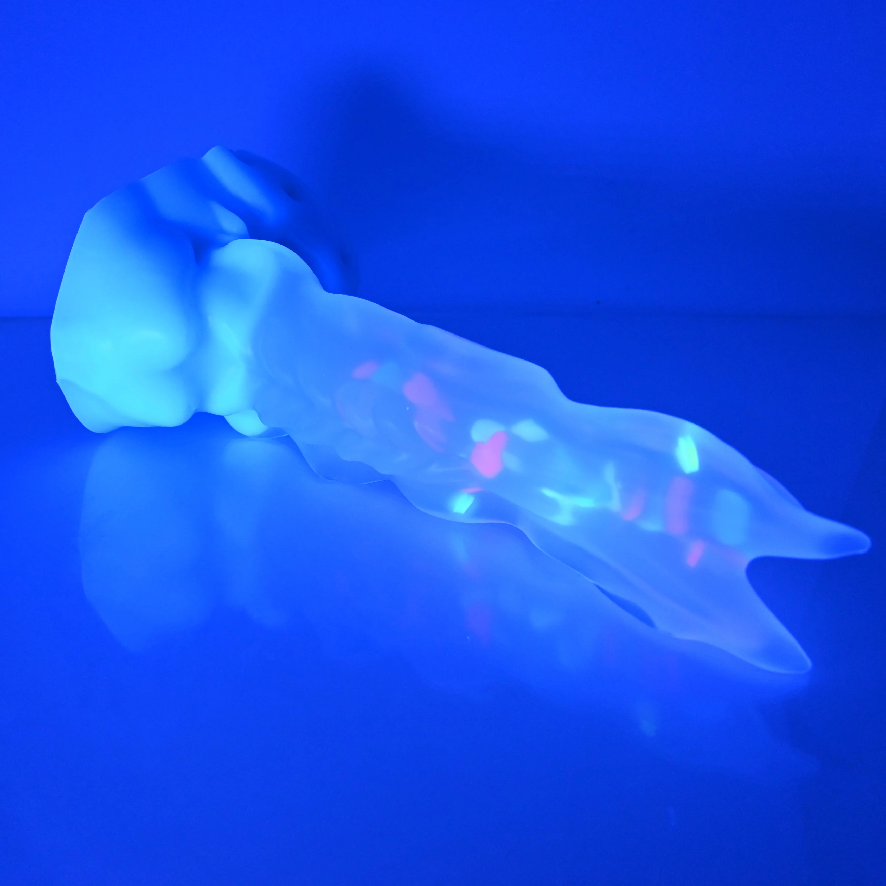V4TCE57 Snark's Maw Large NC 0031 UV GITD - Image 3