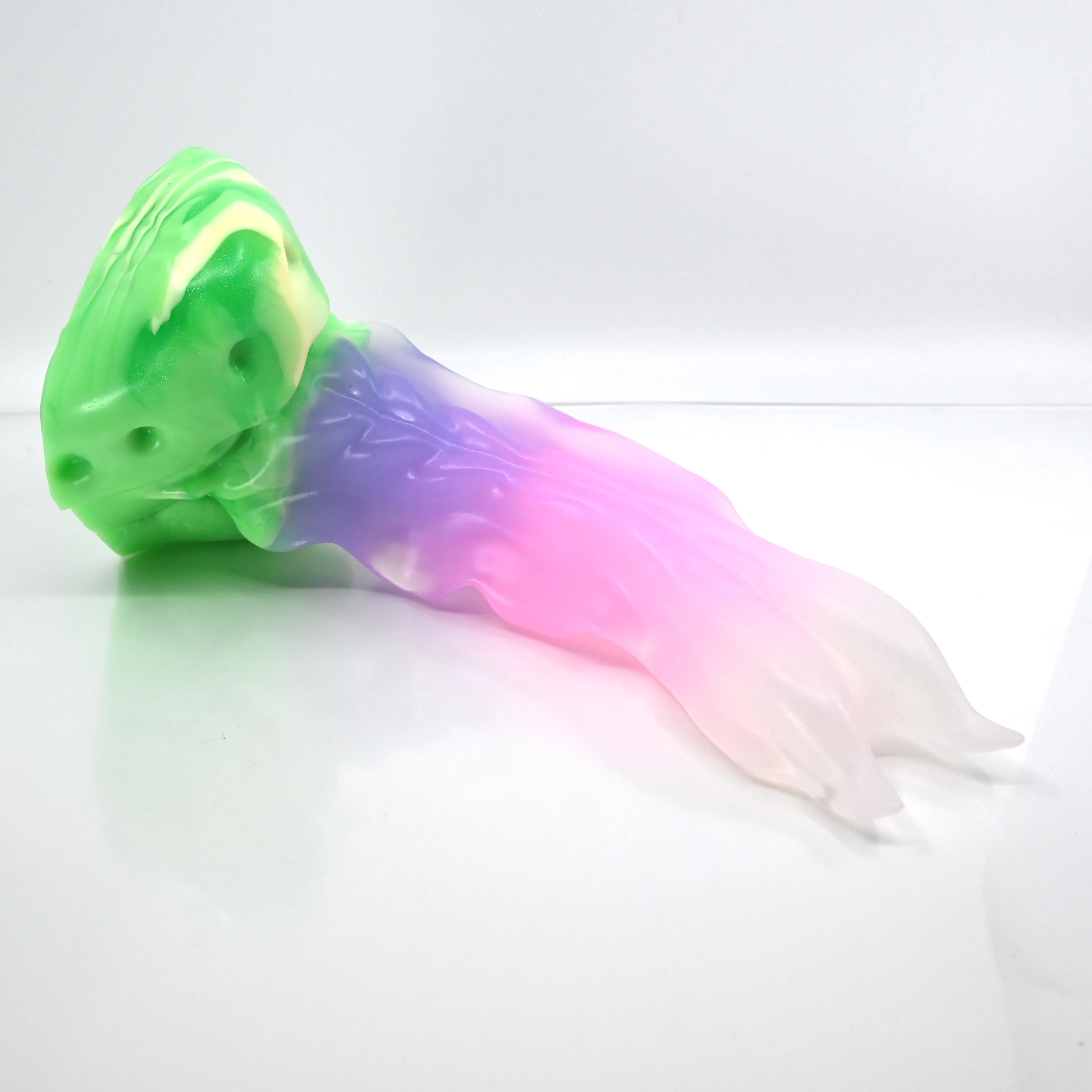V4TCN06 Snark's Maw Large NC 0031 UV