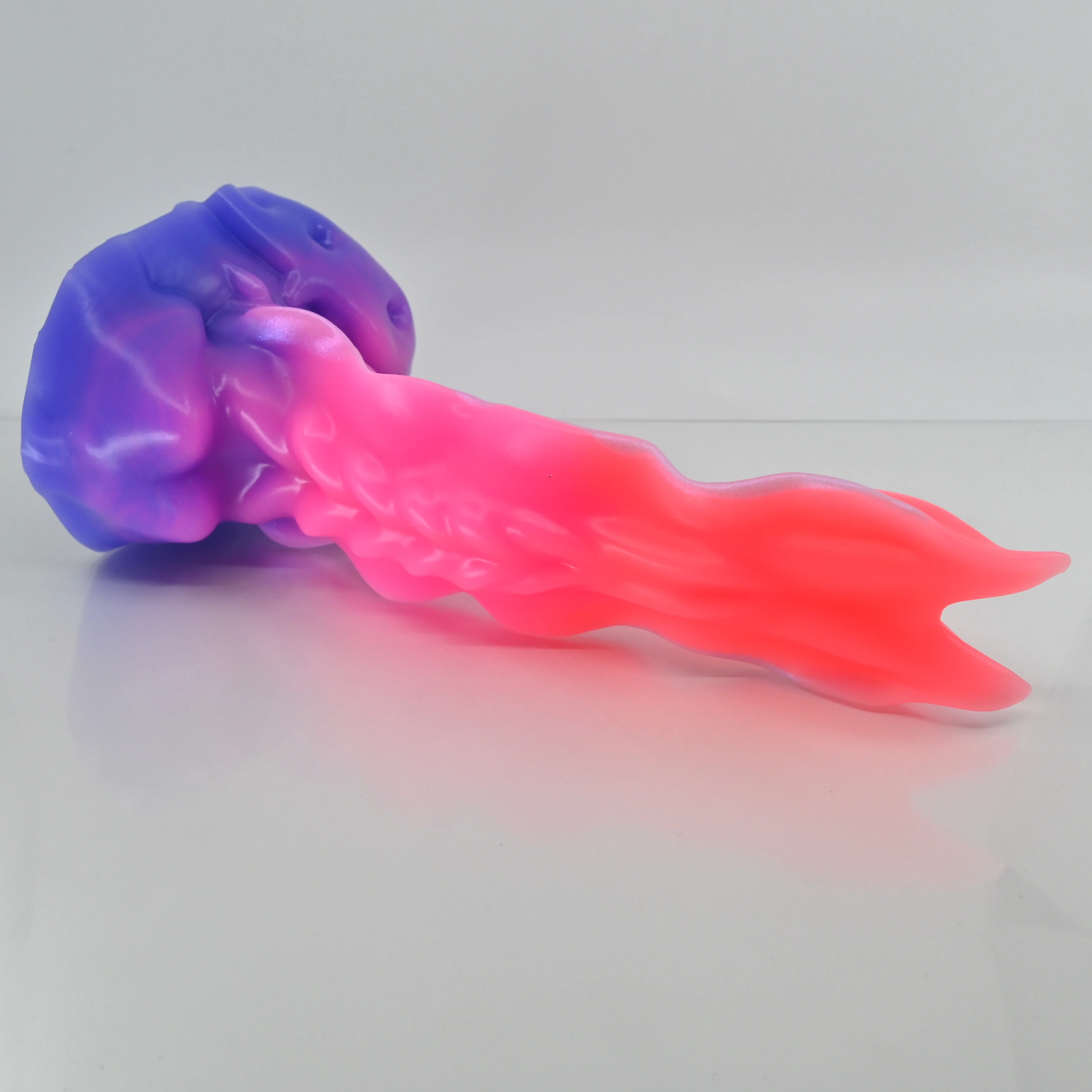 V4MCT19 Snark's Maw Large 0050 UV GITD - Image 2