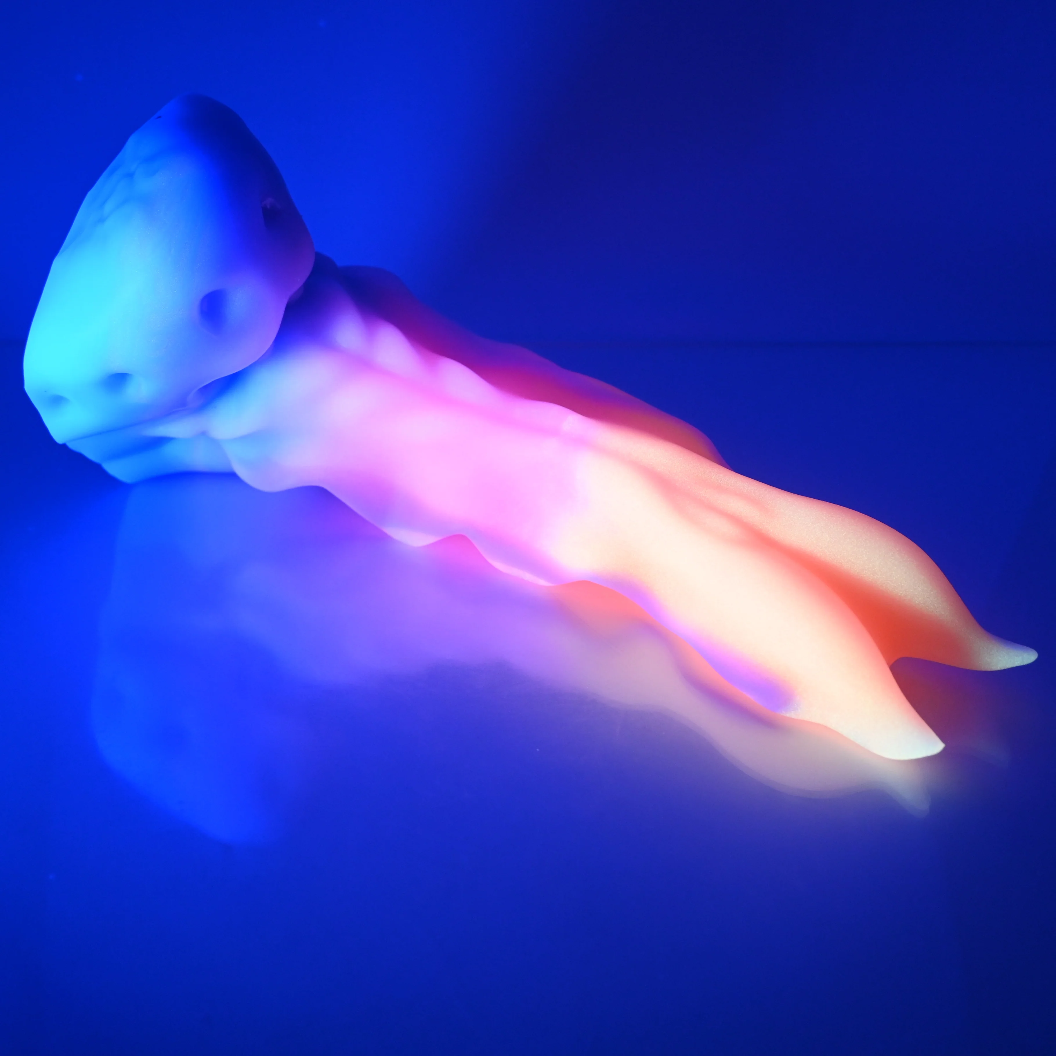 V4MCT19 Snark's Maw Large 0050 UV GITD - Image 3