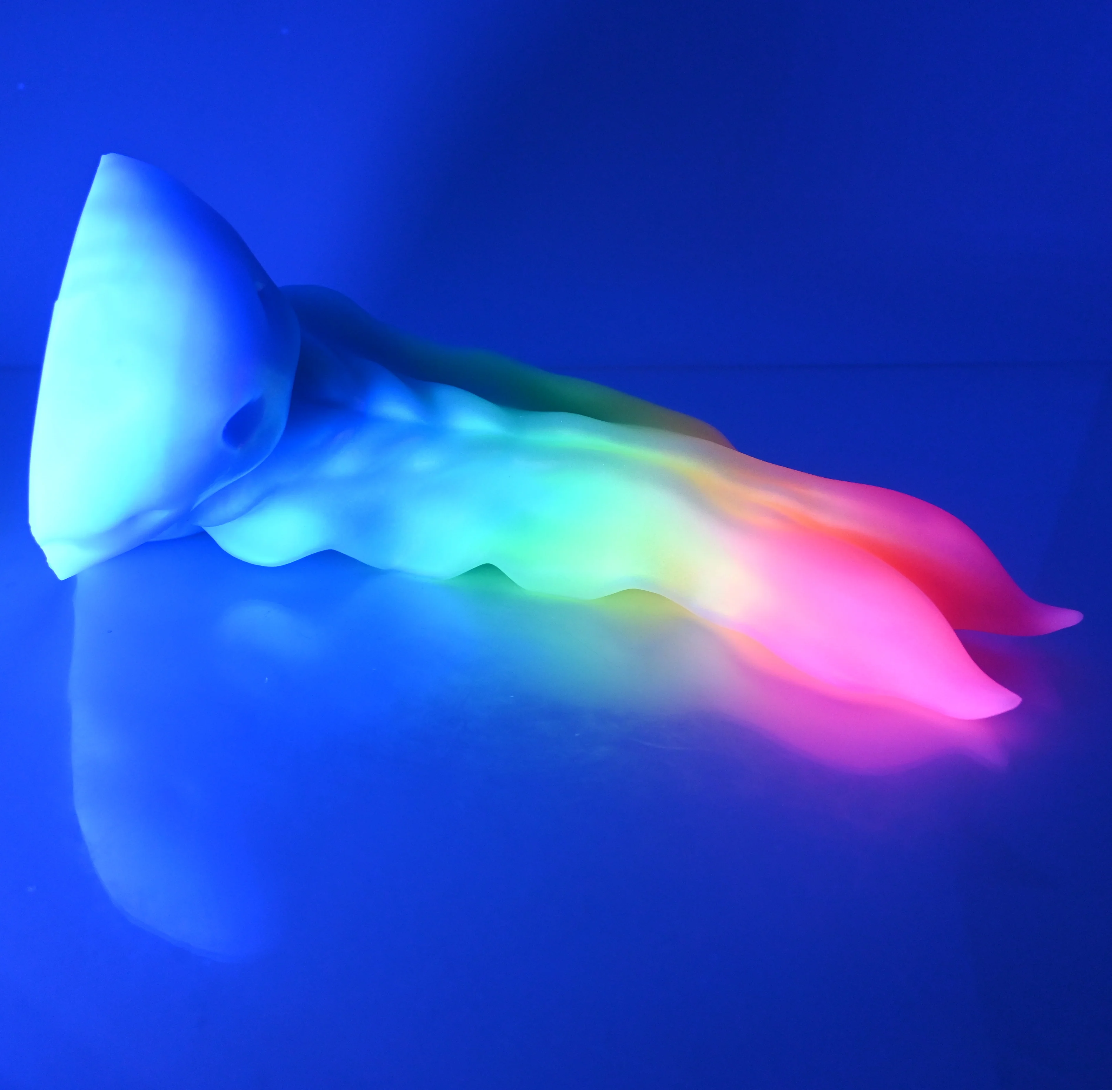 V4SCU46 Snark's Maw Large 0030 UV GITD - Image 2
