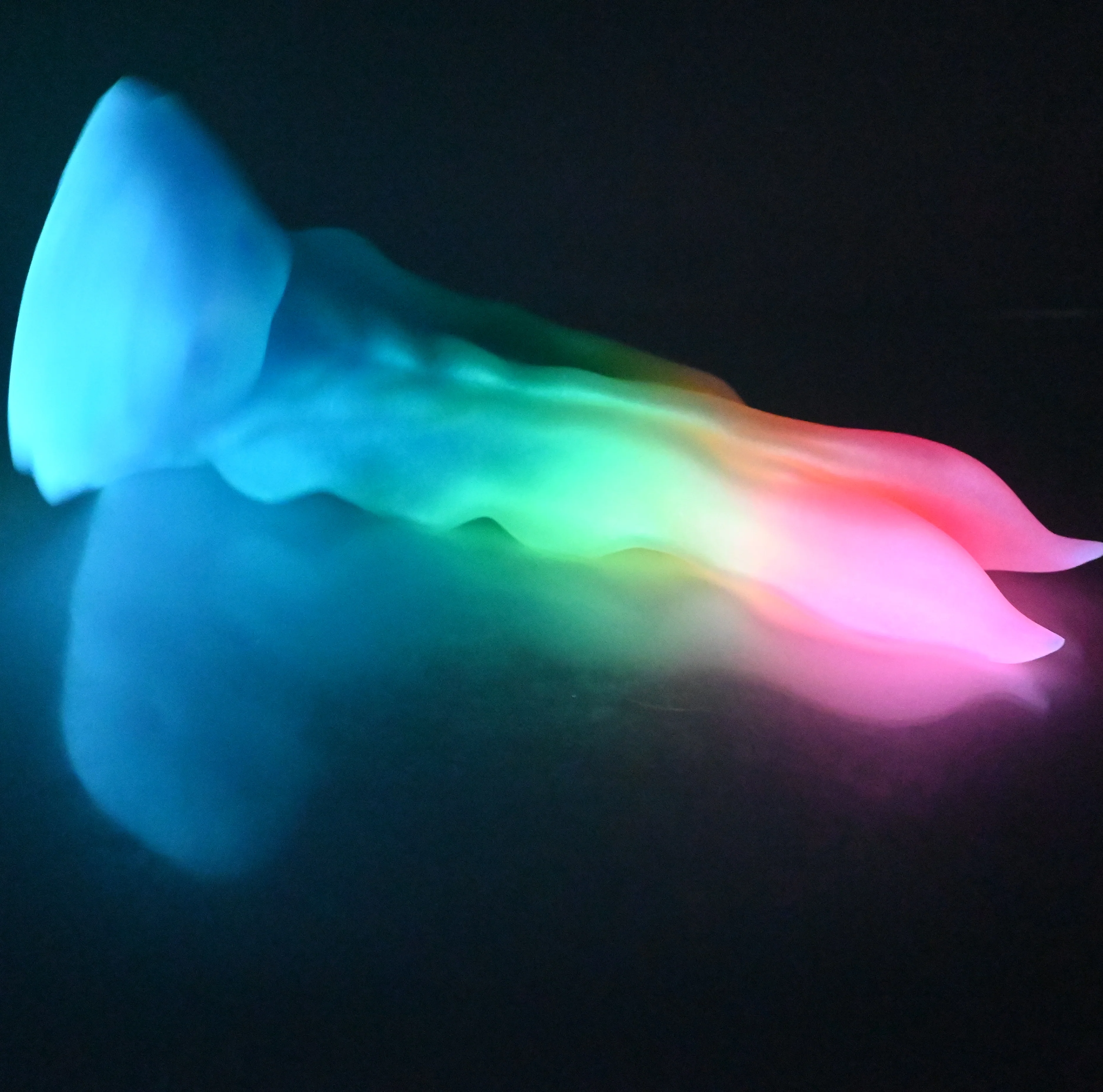 V4SCU46 Snark's Maw Large 0030 UV GITD - Image 3