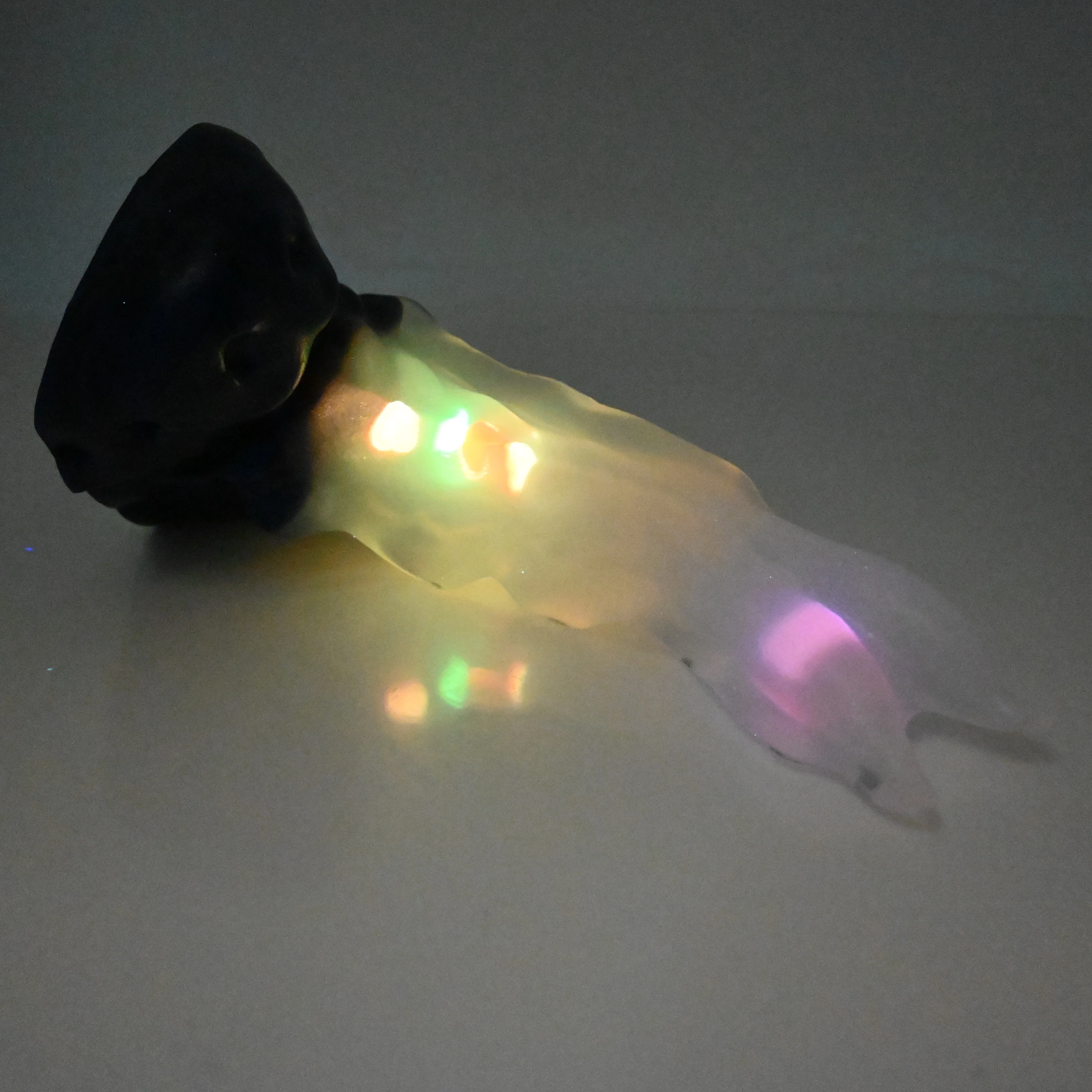 V3TCQ77 Snark's Maw Medium NC 0031 UV GITD - Image 4