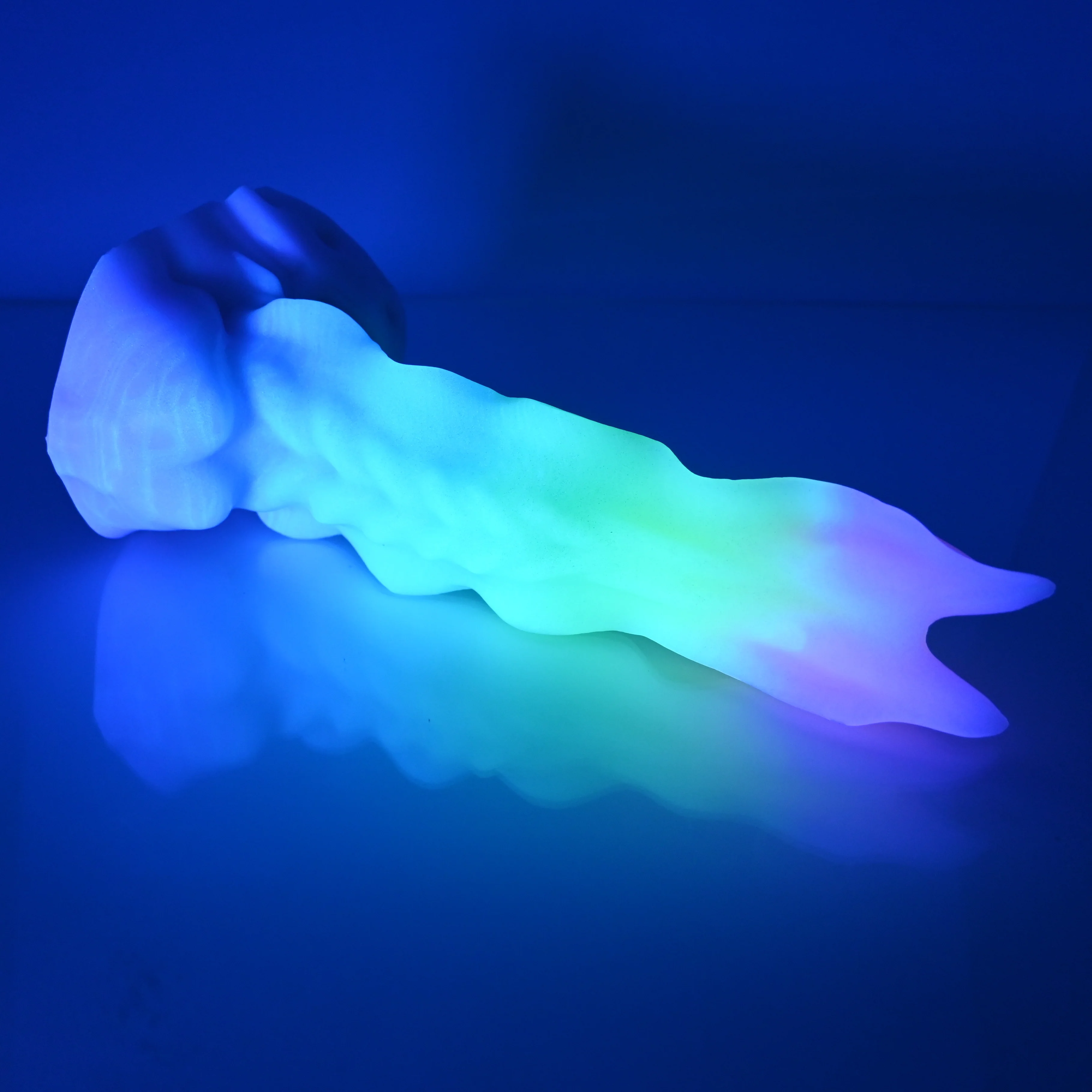 V3MCK09 Snark's Maw Medium 0050 UV GITD - Image 3
