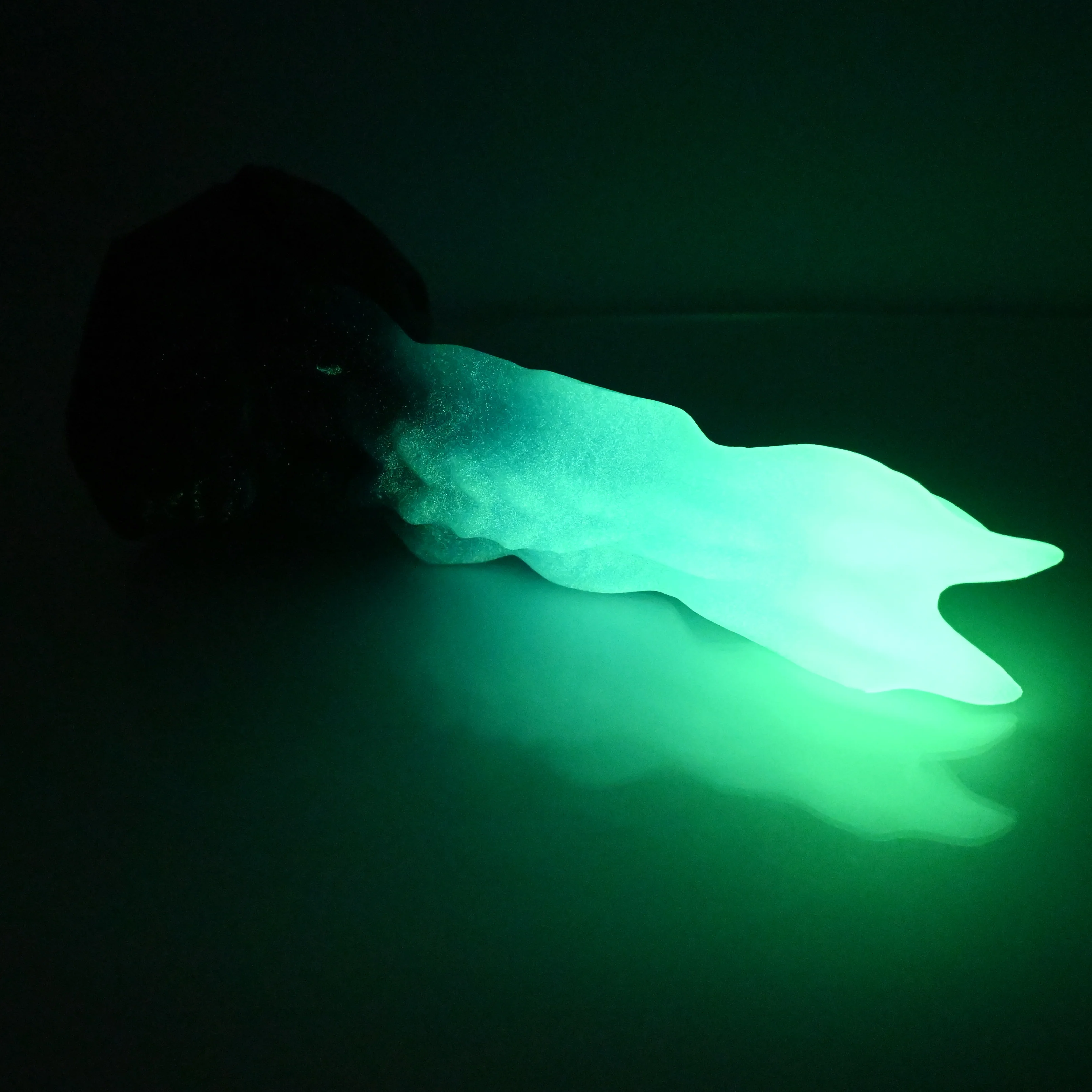 V3SCL38 Snark's Maw Medium 0030 UV GITD - Image 4