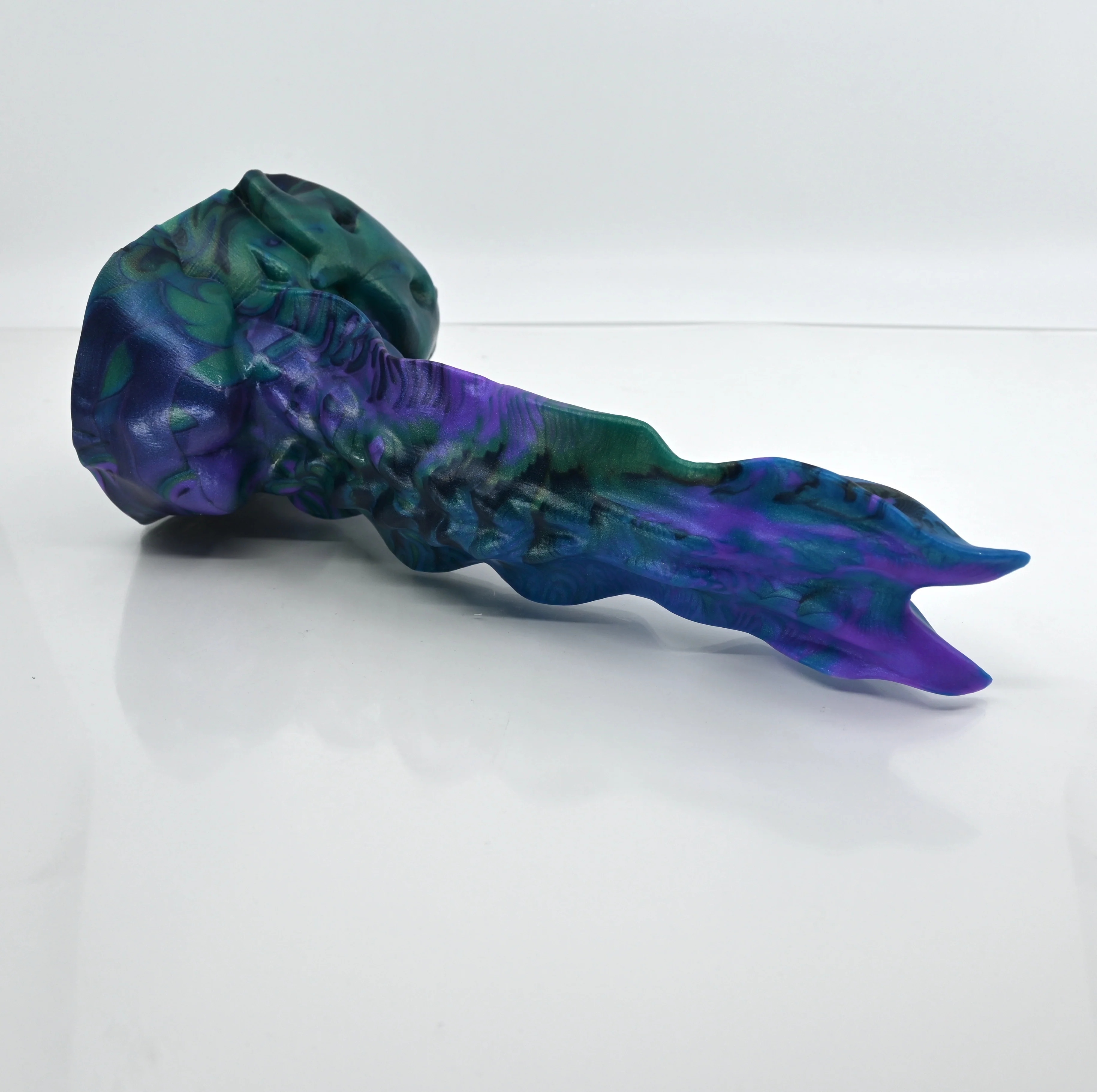 V3MCP35 Snark's Maw Medium 0050 UV GITD - Image 2