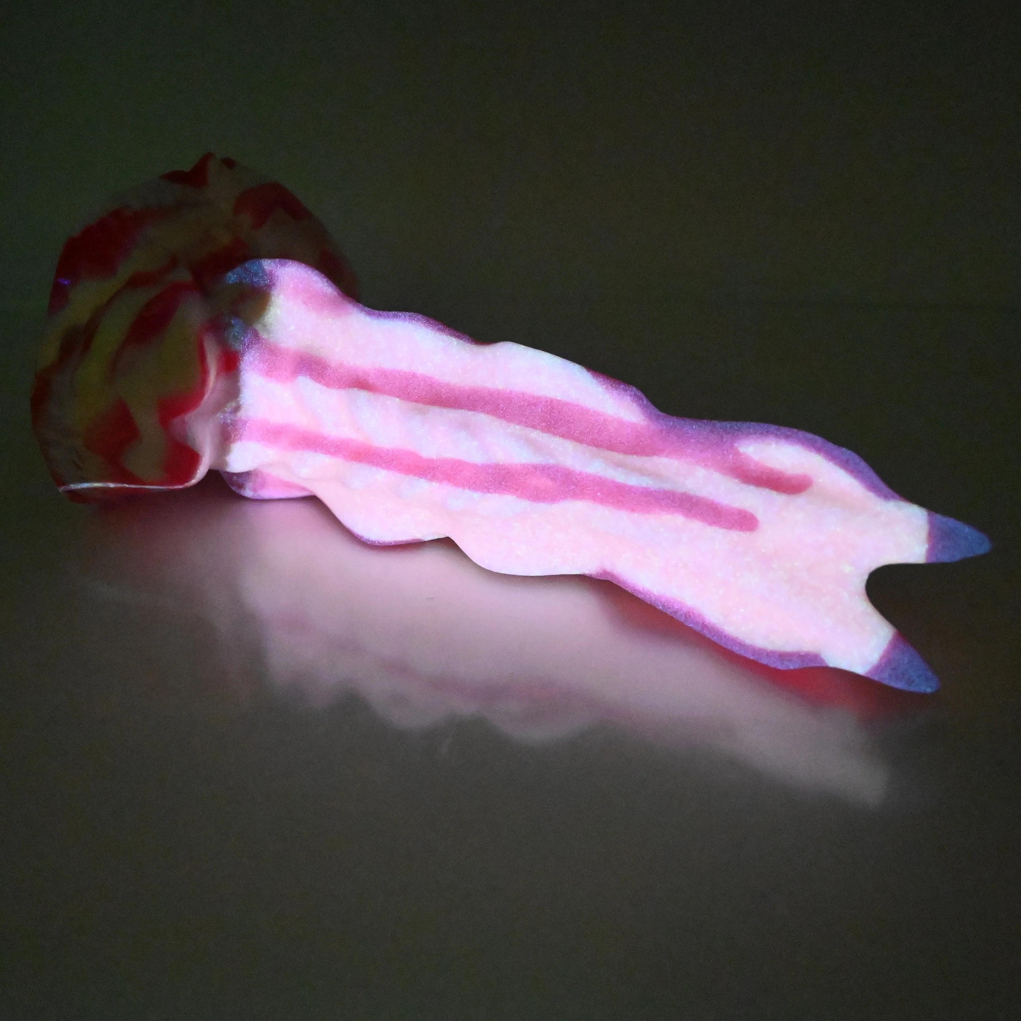 V3XCP33 Snark's Maw Medium 0020 UV GITD - Image 4