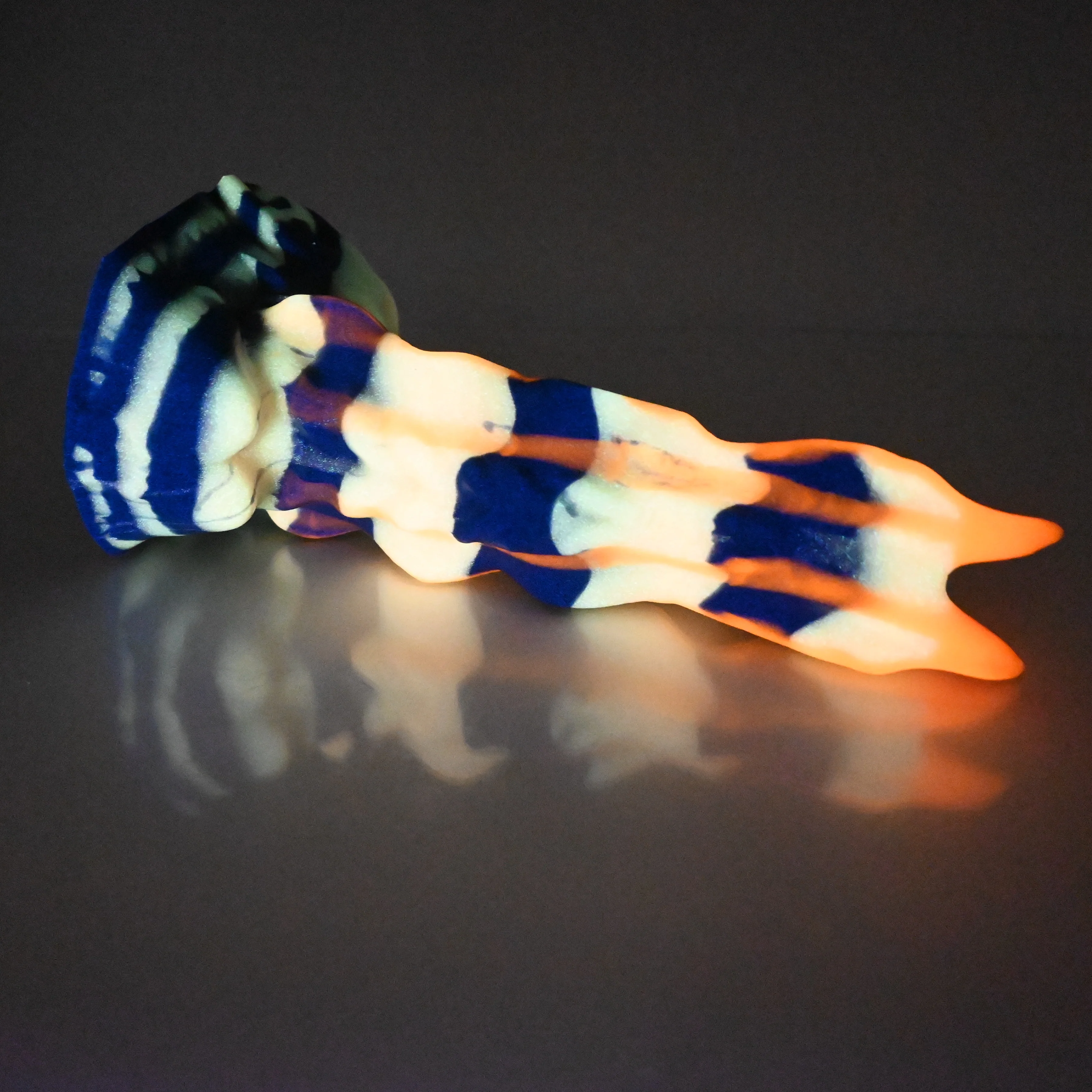 V3MCP32 Snark's Maw Medium 0050 UV GITD - Image 4