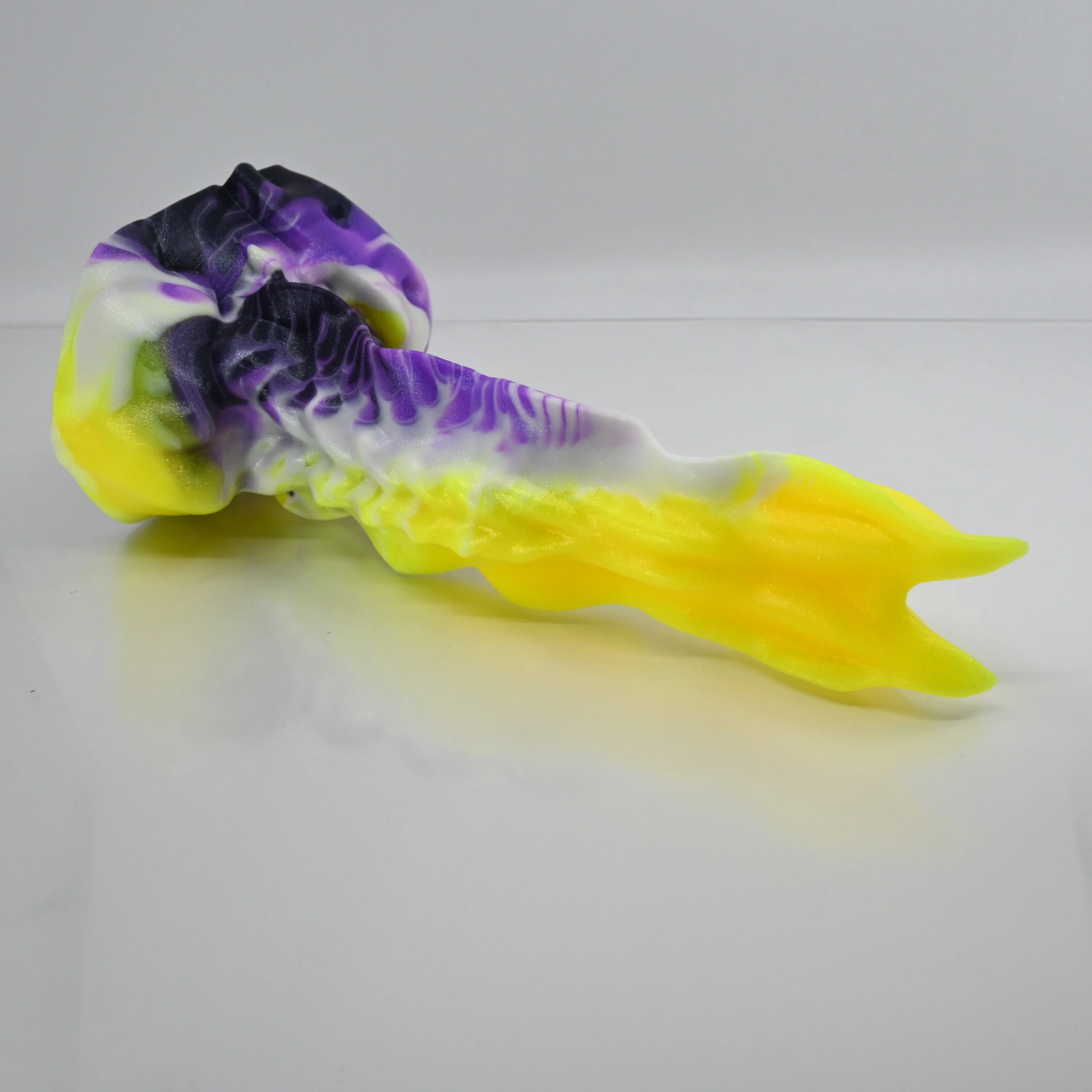 V3MCR98 Snark's Maw Medium 0050 UV GITD - Image 2