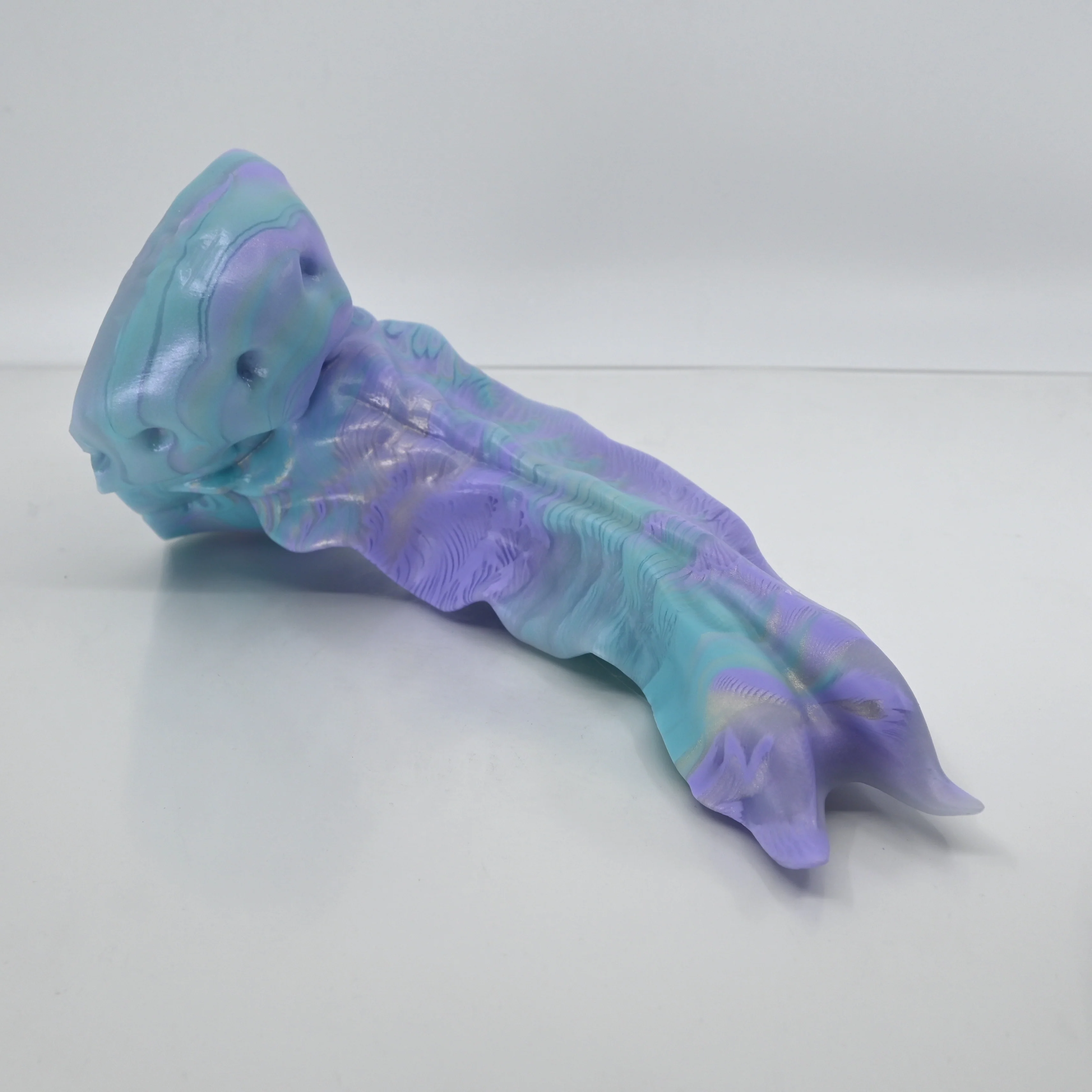 V3SCV74 Snark's Maw Medium 0030 UV GITD