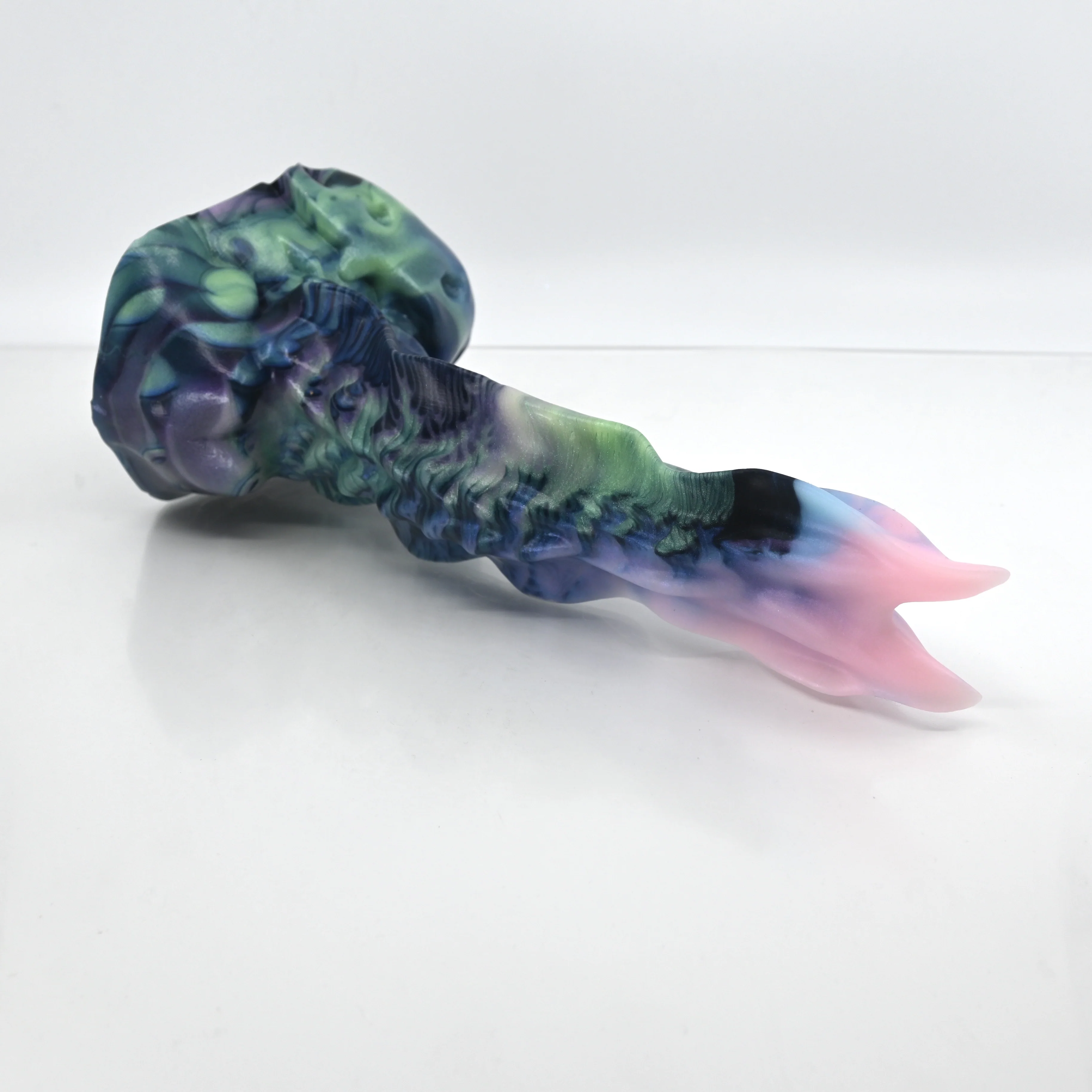 V3MCV73 Snark's Maw Medium 0050 UV GITD - Image 4
