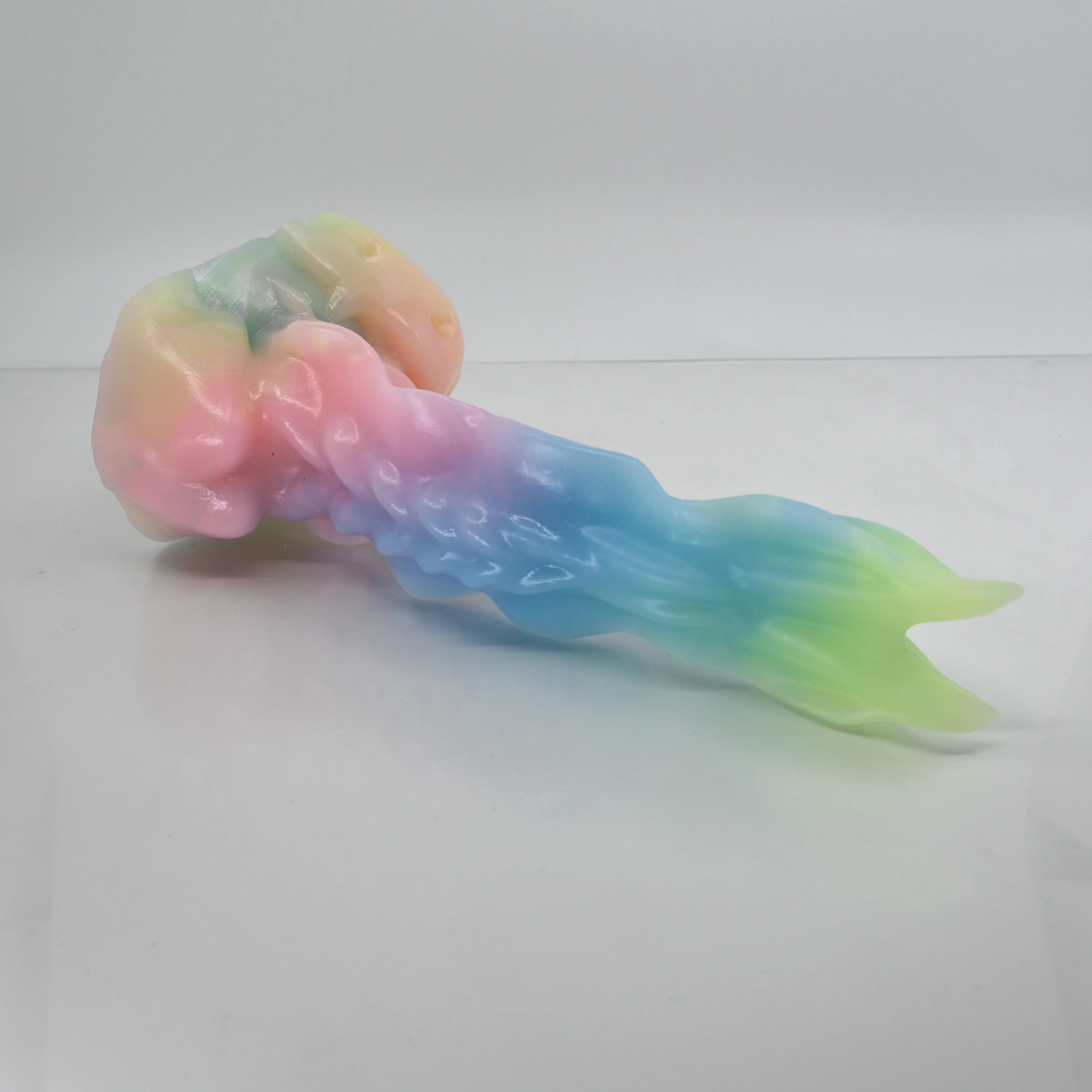 V3MDD66 Snark's Maw Medium 0050 UV GITD - Image 2
