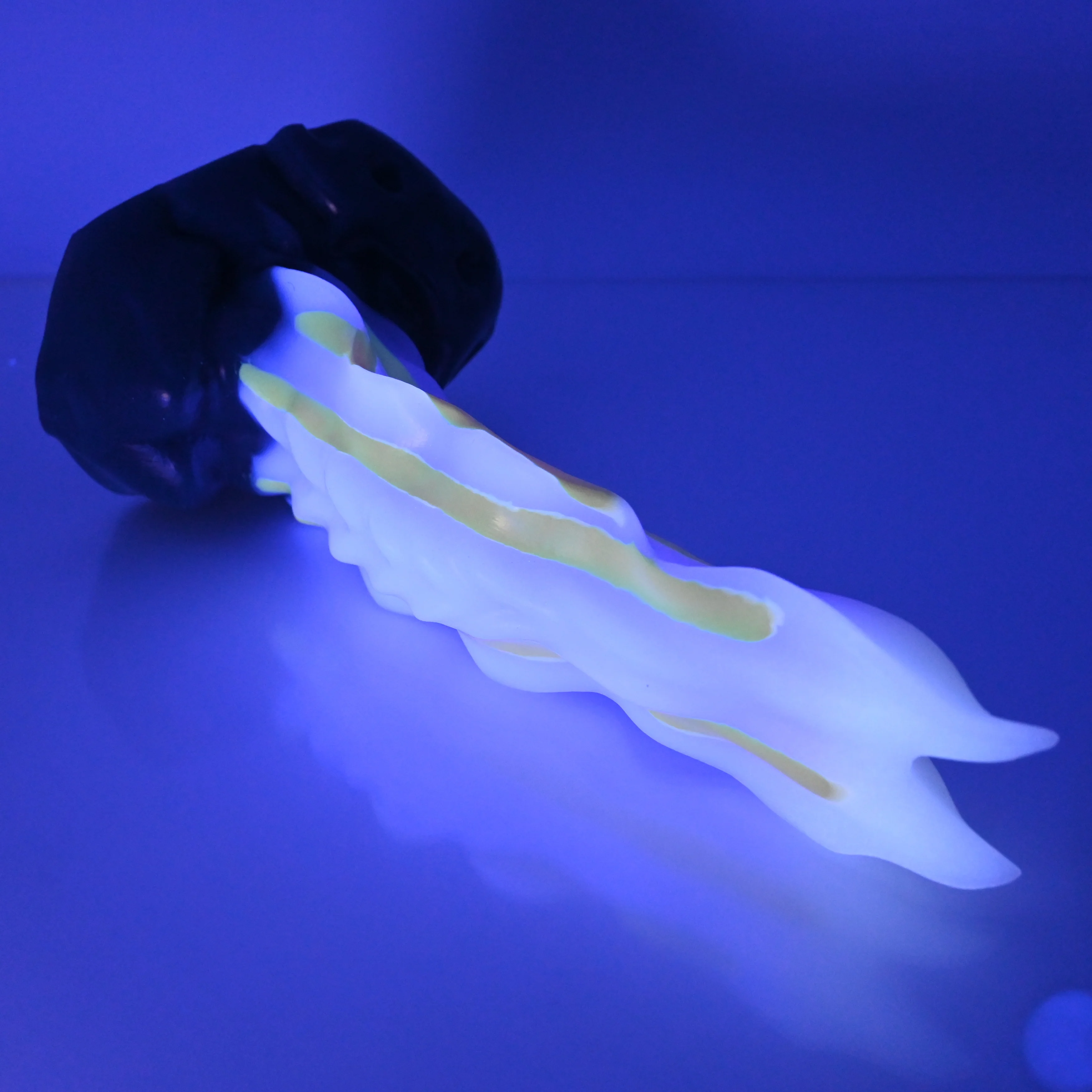 V3MDU21 Snark's Maw Medium 0050 UV GITD - Image 3