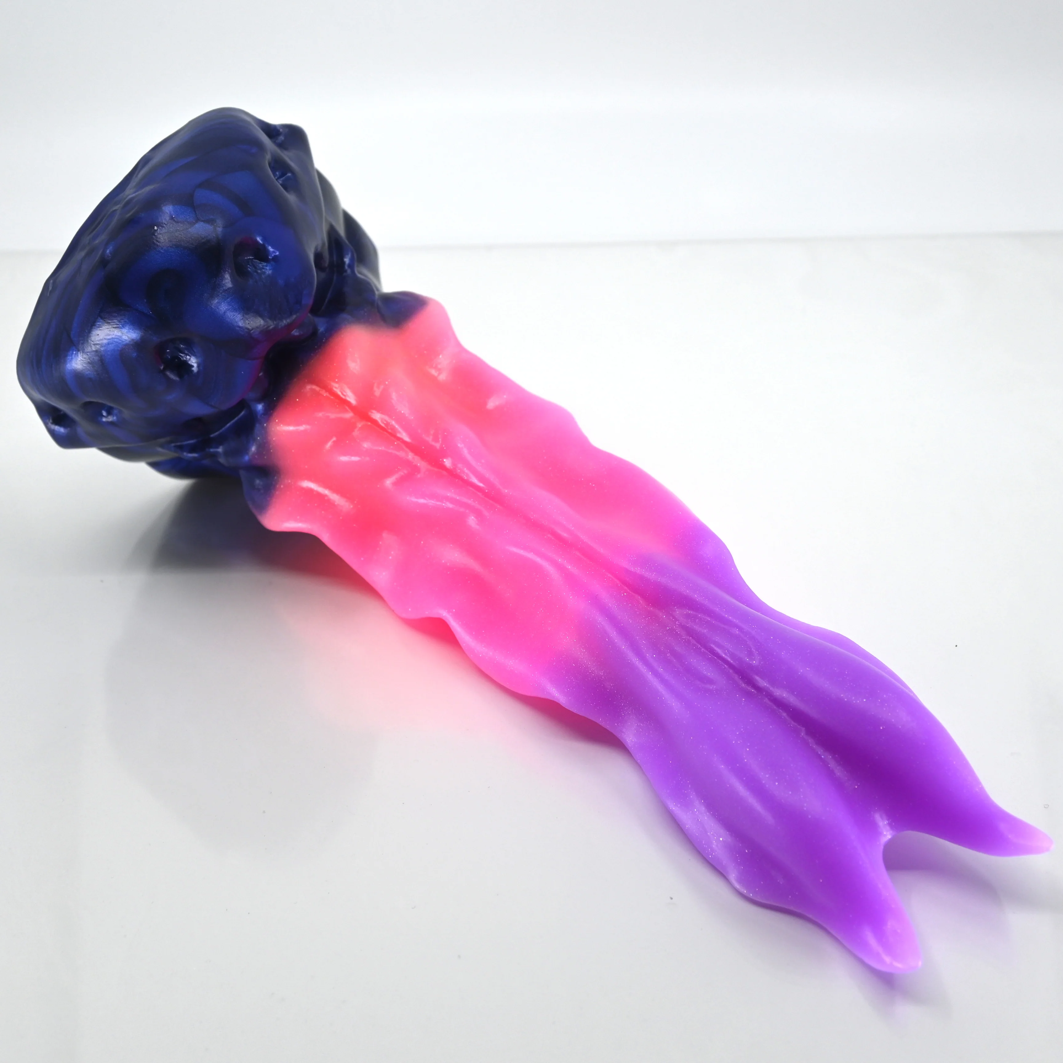 V3MBN36 Snark's Maw Medium 0050 UV GITD