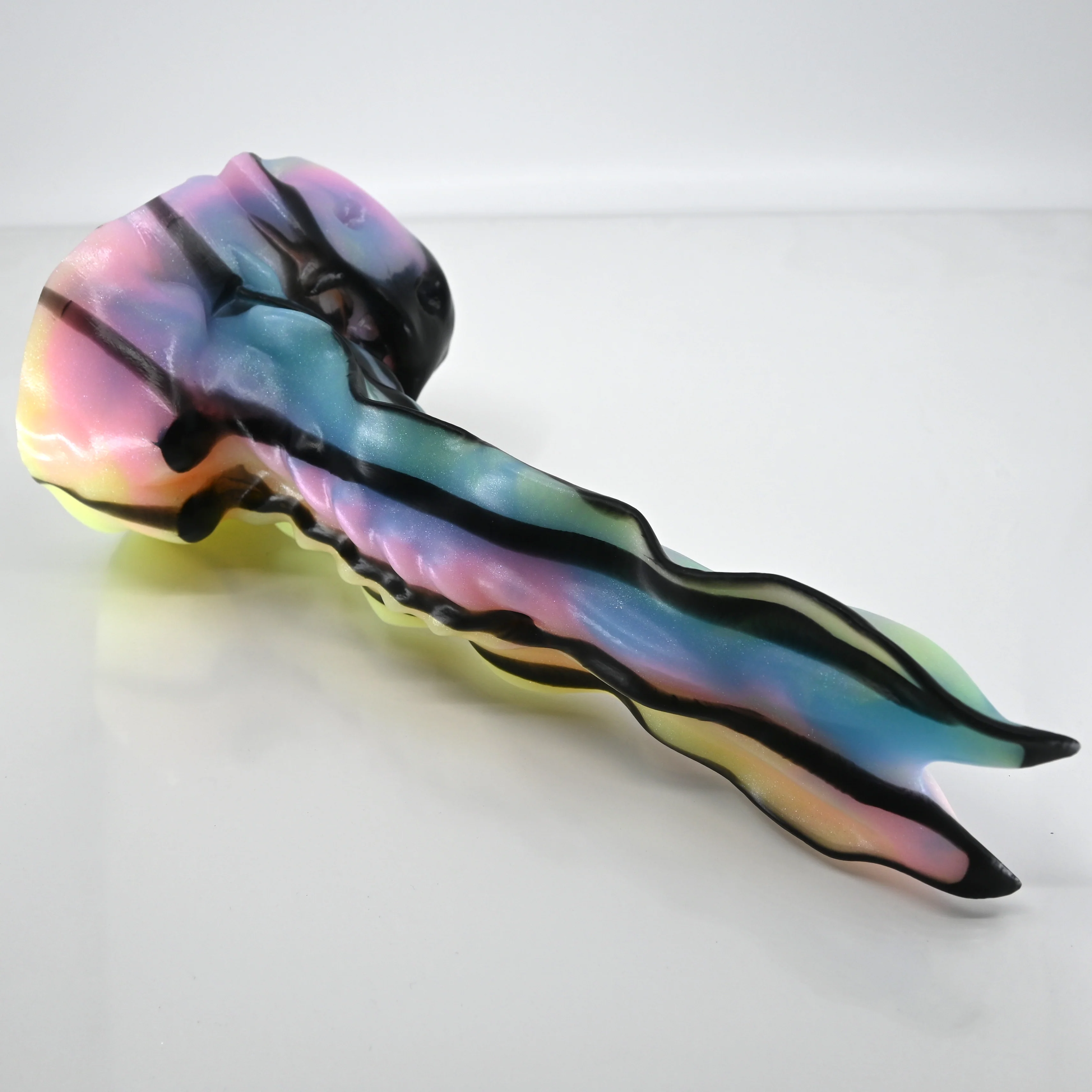 V3MBR66 Snark's Maw Medium 0050 UV GITD - Image 2