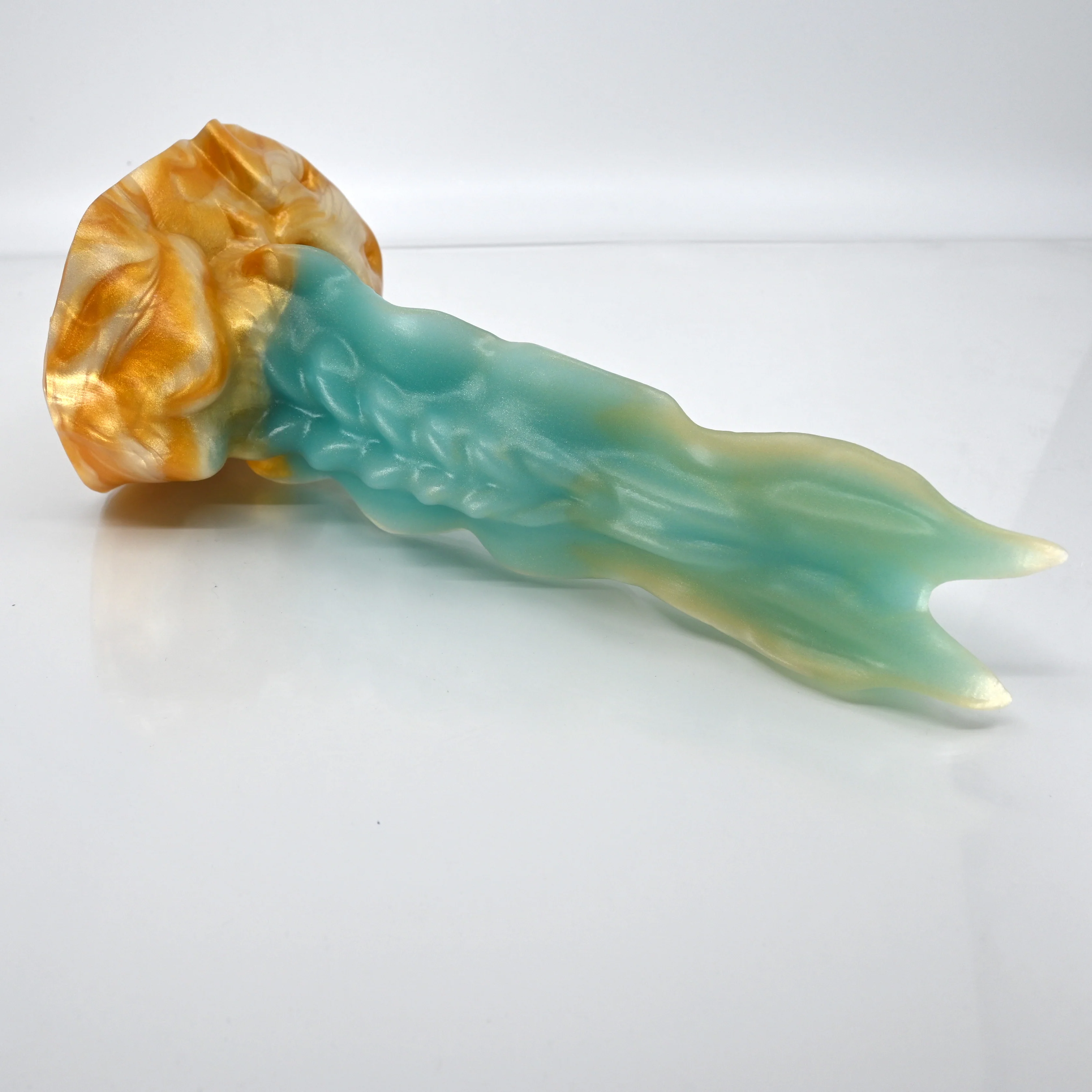 V3SCD04 Snark's Maw Medium 0030 UV GITD - Image 2