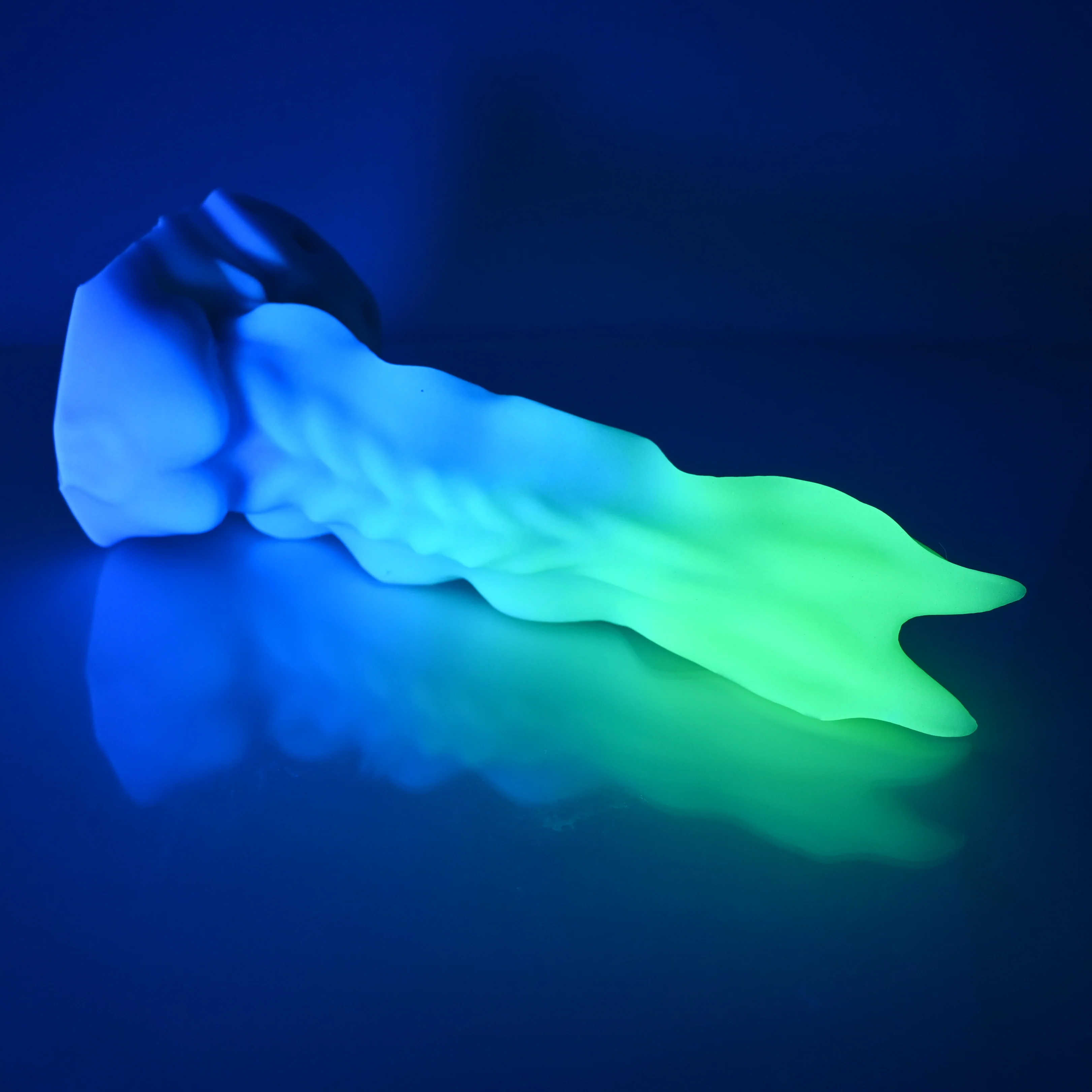 V3SCE55 Snark's Maw Medium 0030 UV GITD - Image 3