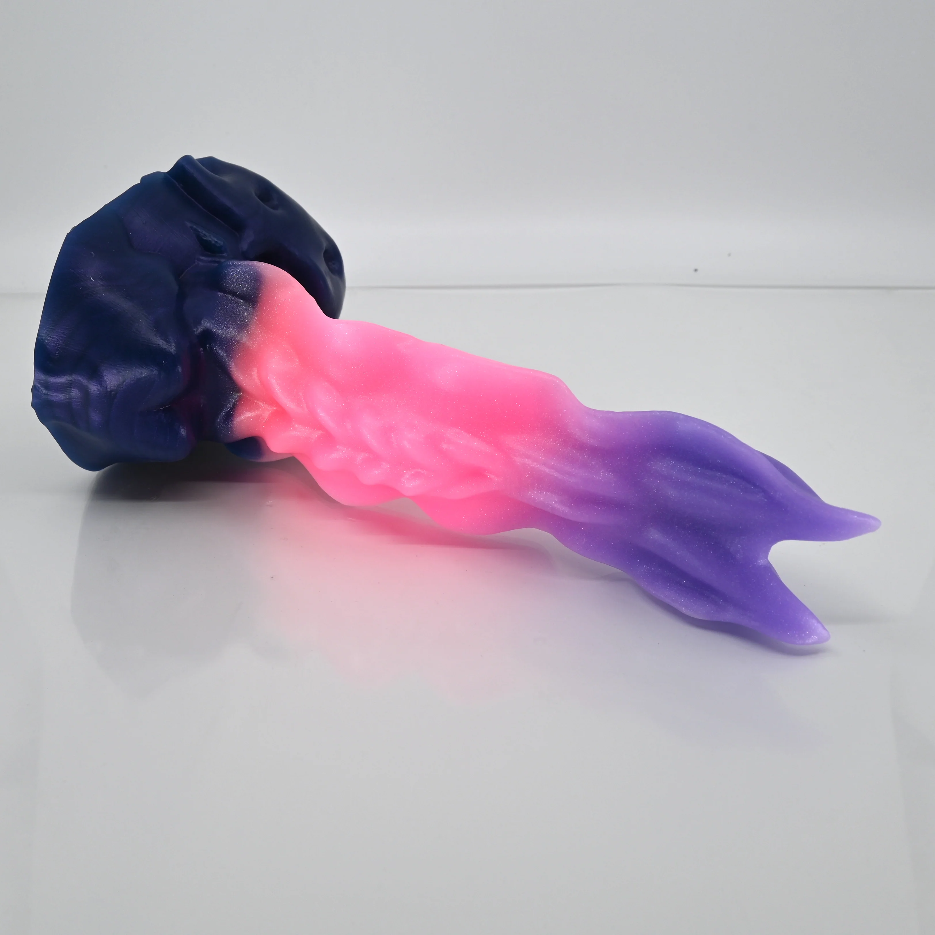 V3SCE52 Snark's Maw Medium 0030 UV GITD - Image 2