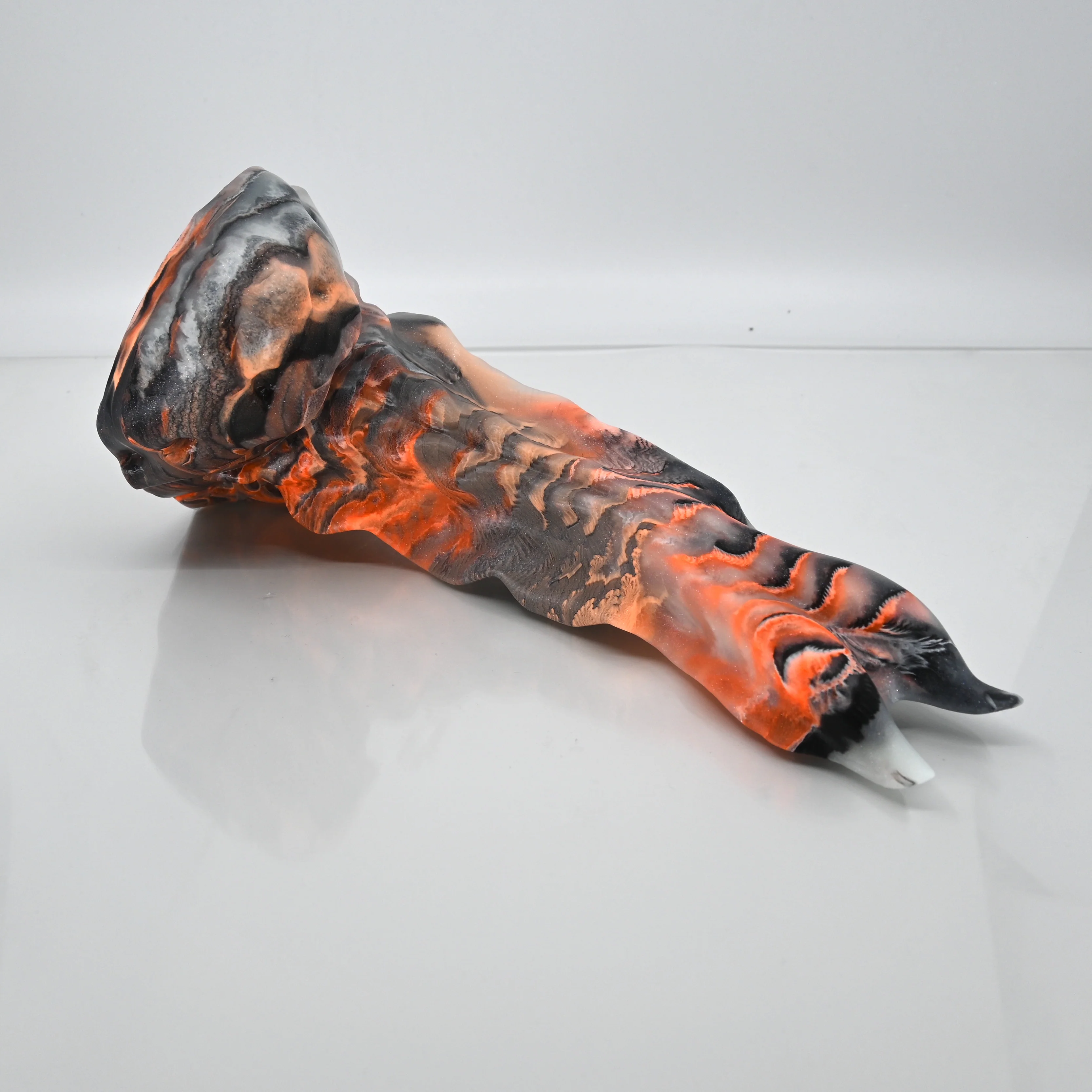 V3SCE54 Snark's Maw Medium 0030 UV GITD