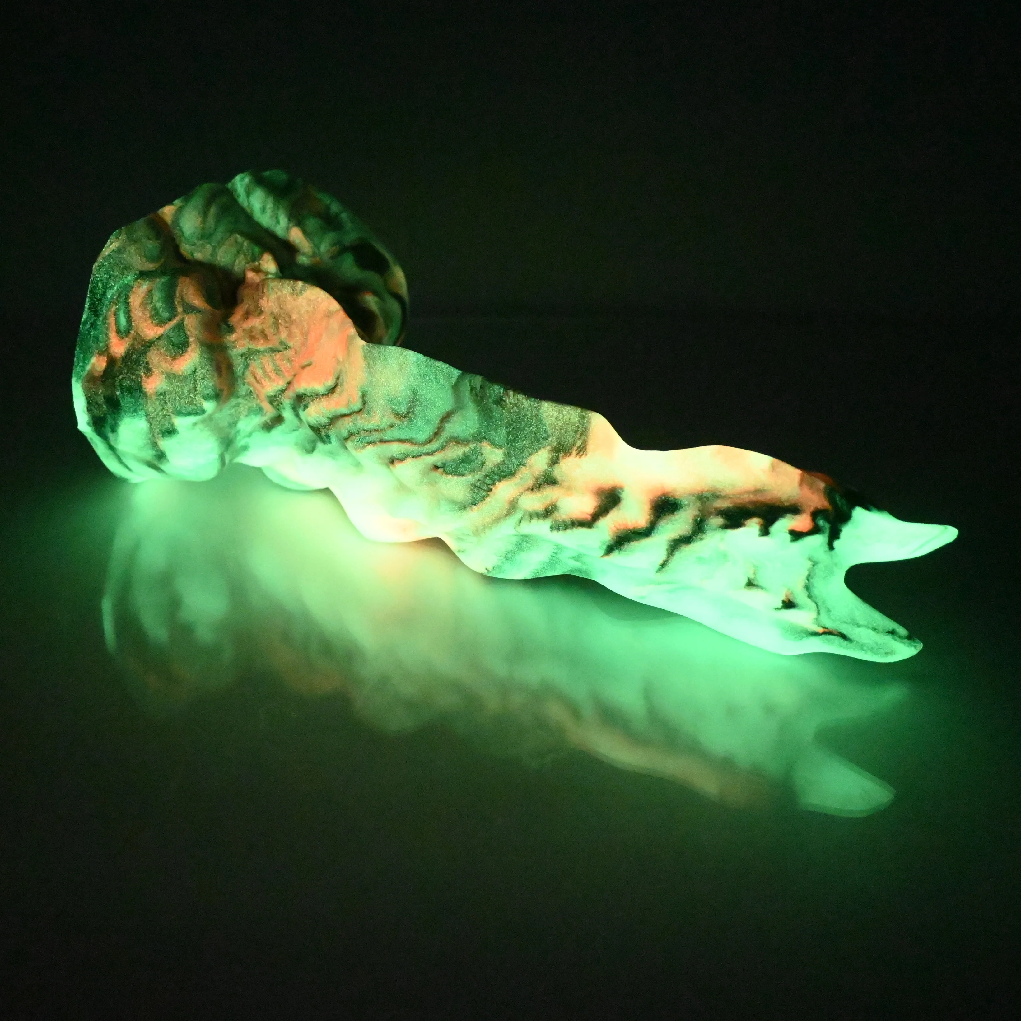 V3SCE54 Snark's Maw Medium 0030 UV GITD - Image 4