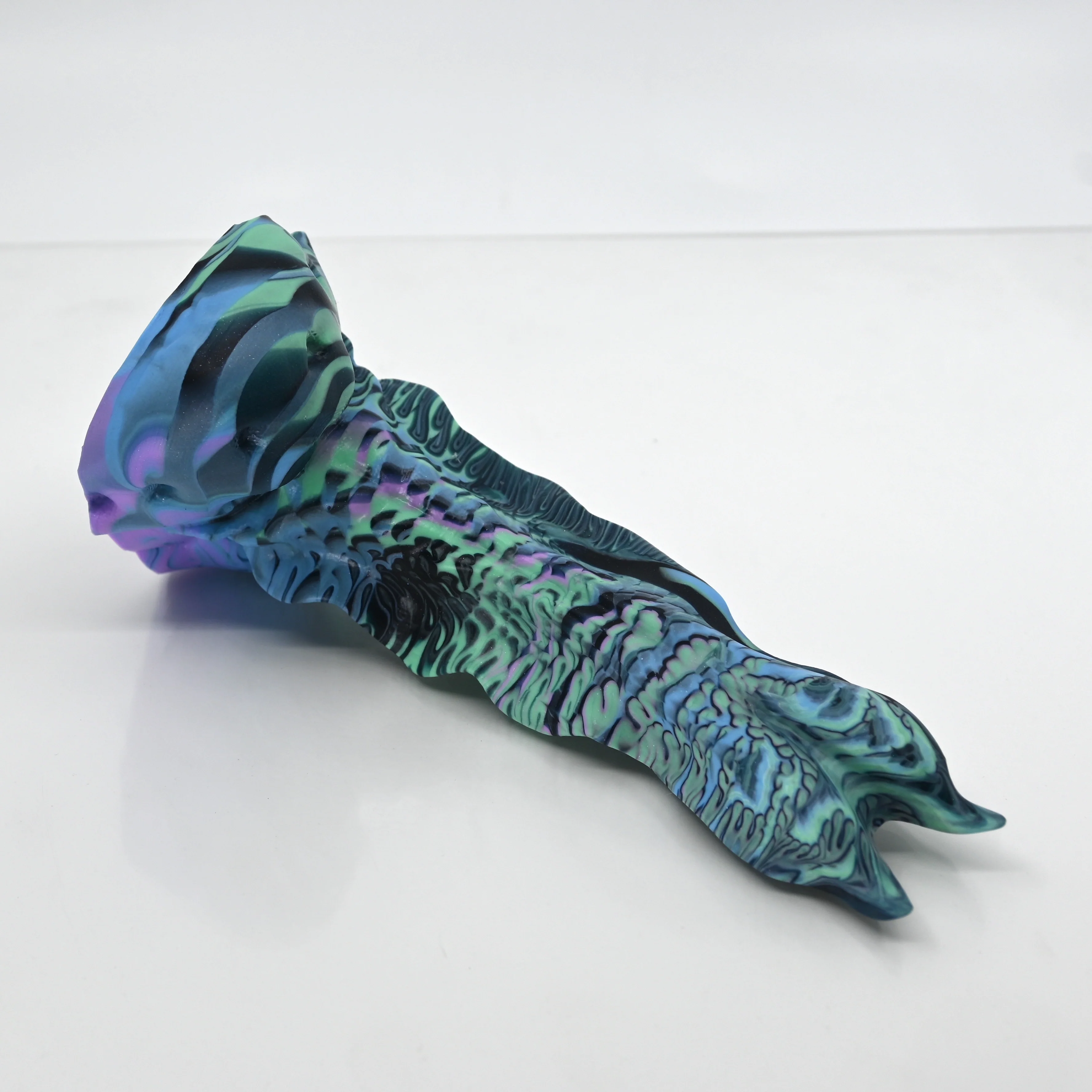 V1SDG81 Snark's Maw Mini 0030 UV GITD