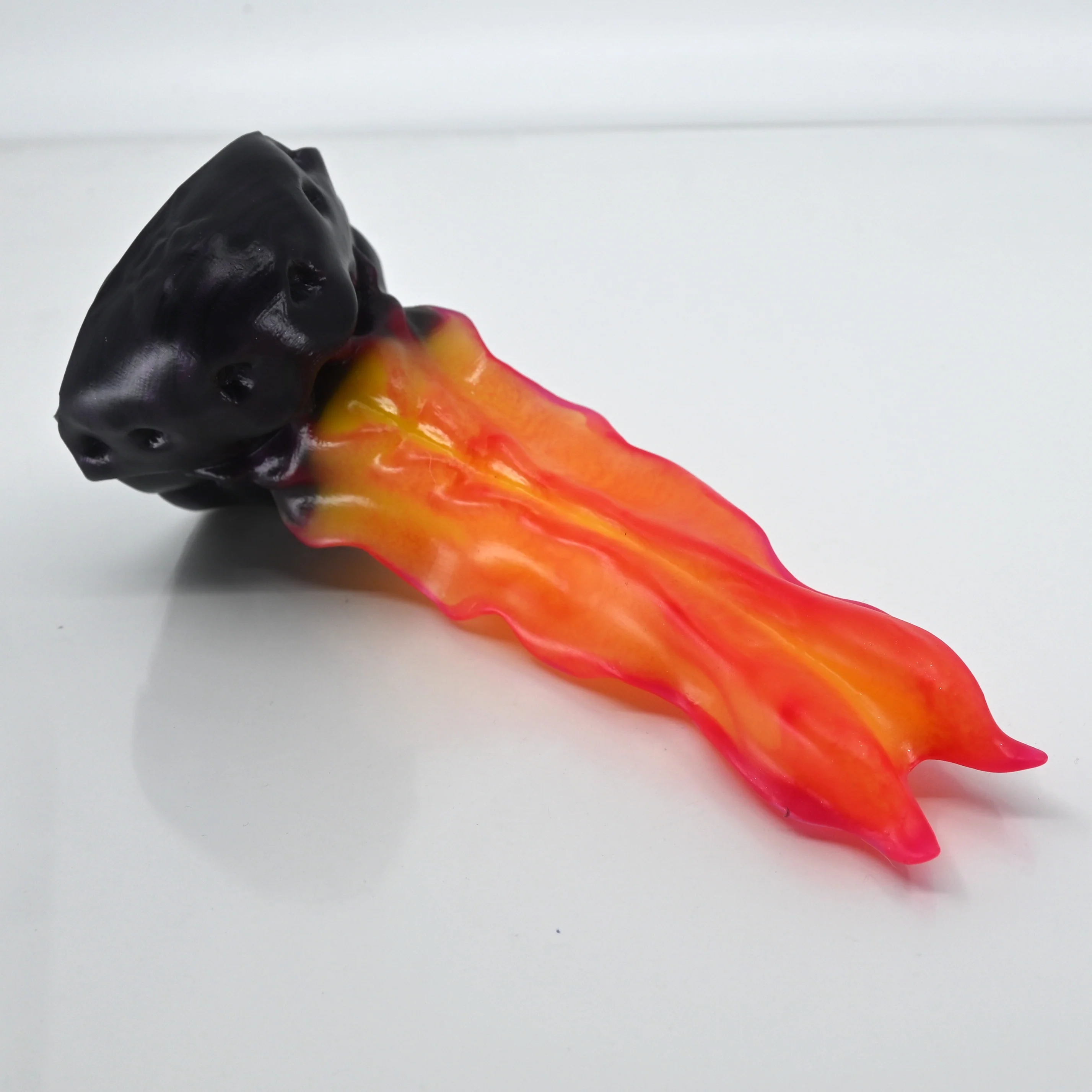 V1SCC82 Snark's Maw Mini 0030 UV GITD