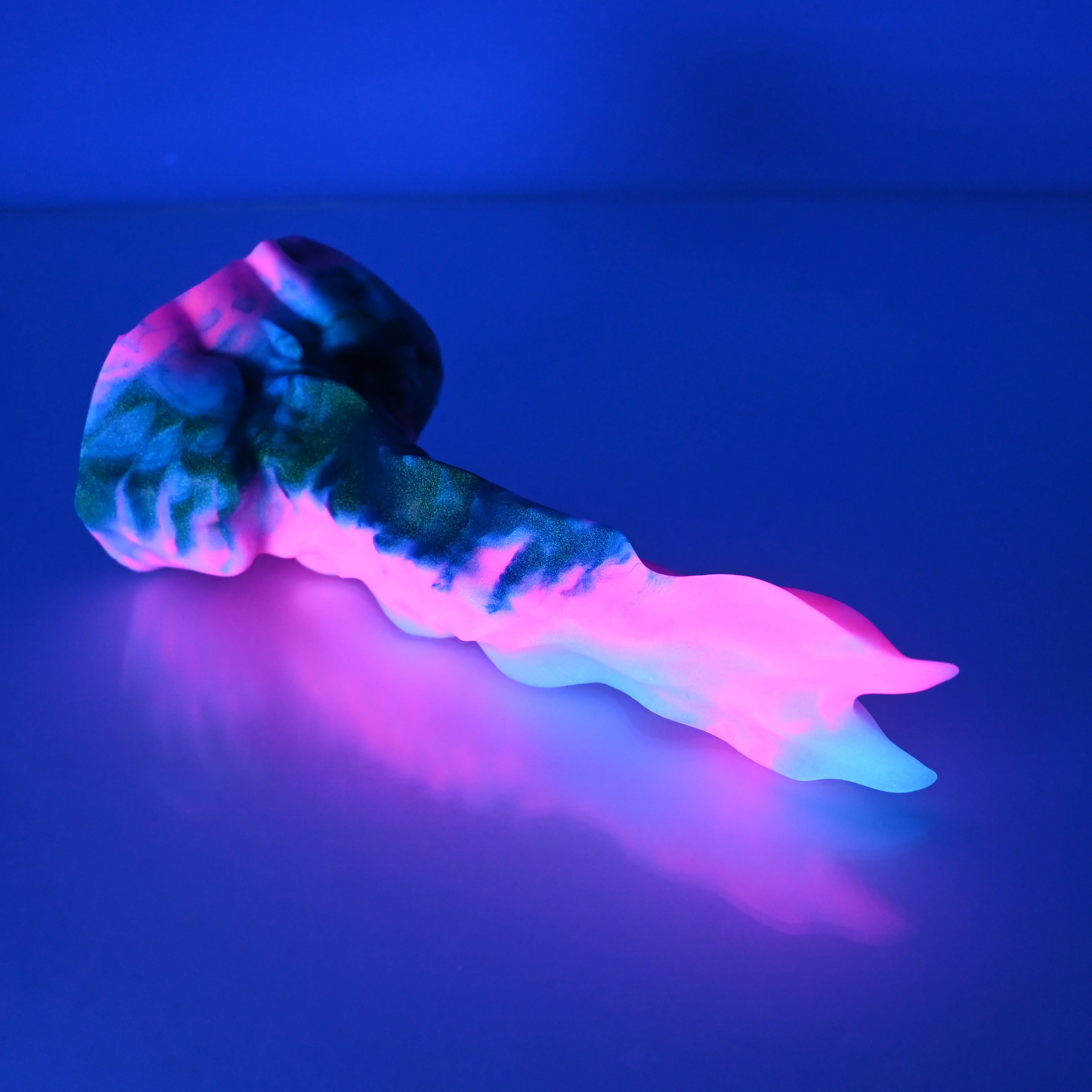 V1MCC80 Snark's Maw Mini 0050 UV GITD - Image 3