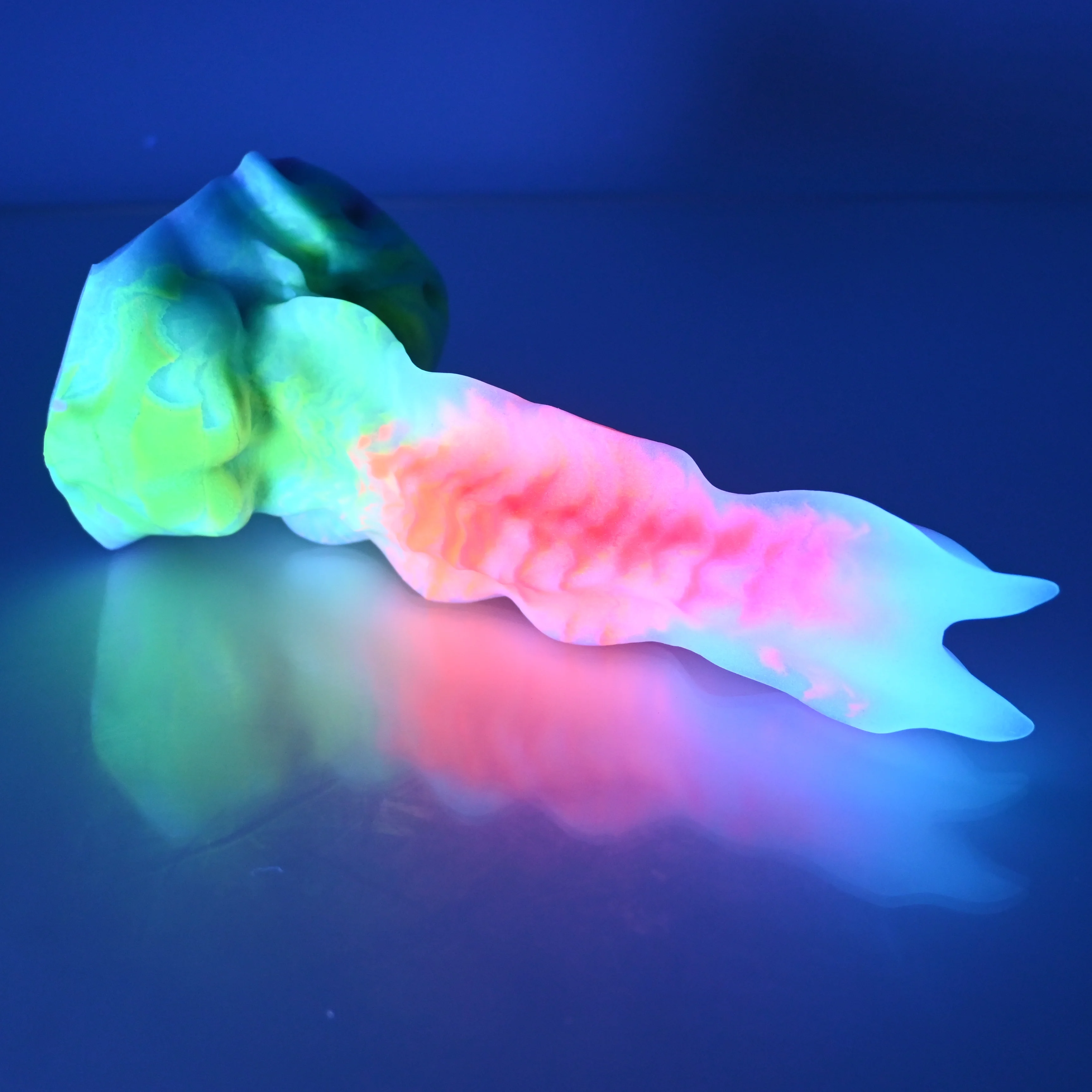 V1SCF86 Snark's Maw Mini 0030 UV GITD - Image 3