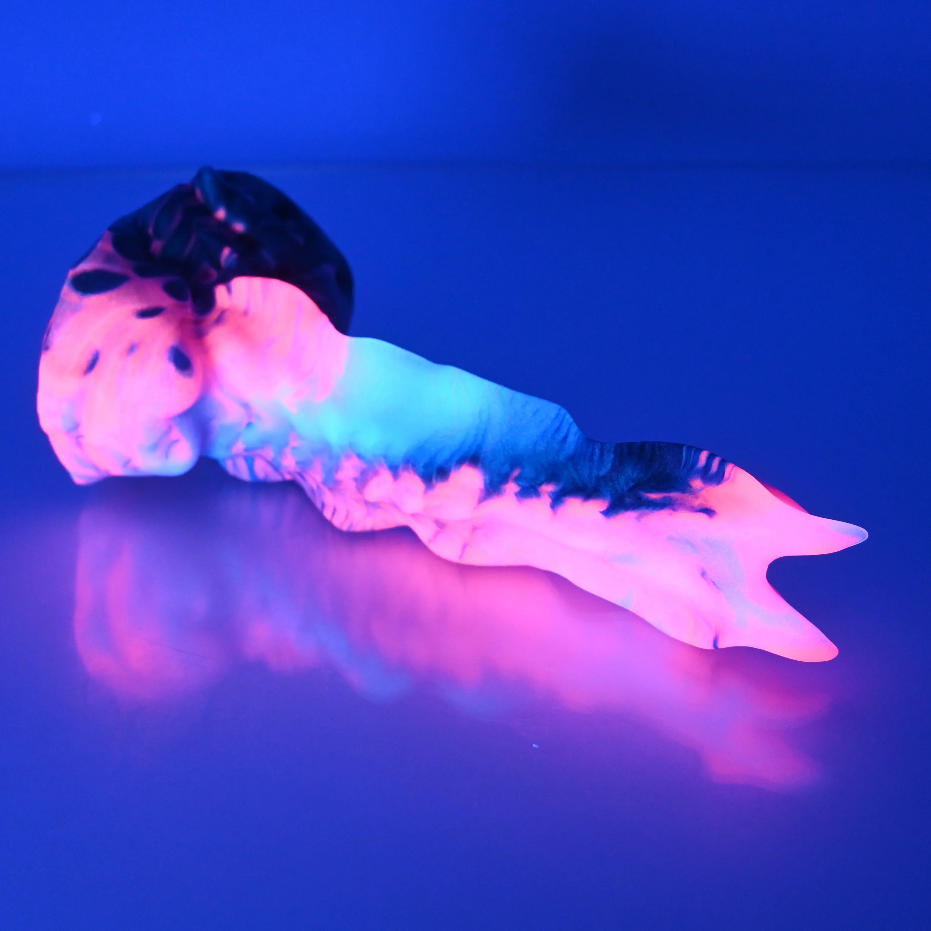 V1XCH34 Snark's Maw Mini 0020 UV GITD - Image 3