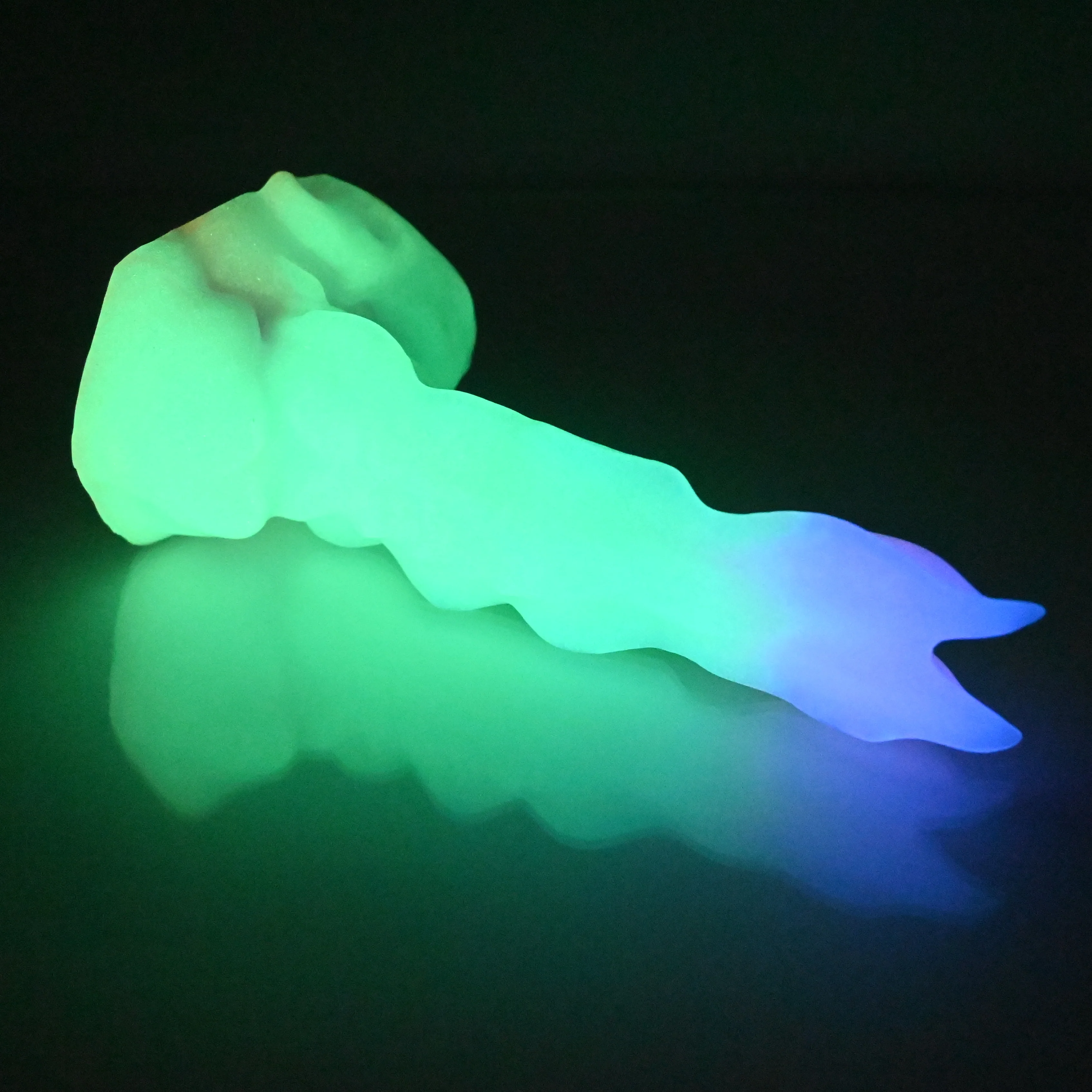 V1MCJ83 Snark's Maw Mini 0050 UV GITD - Image 4