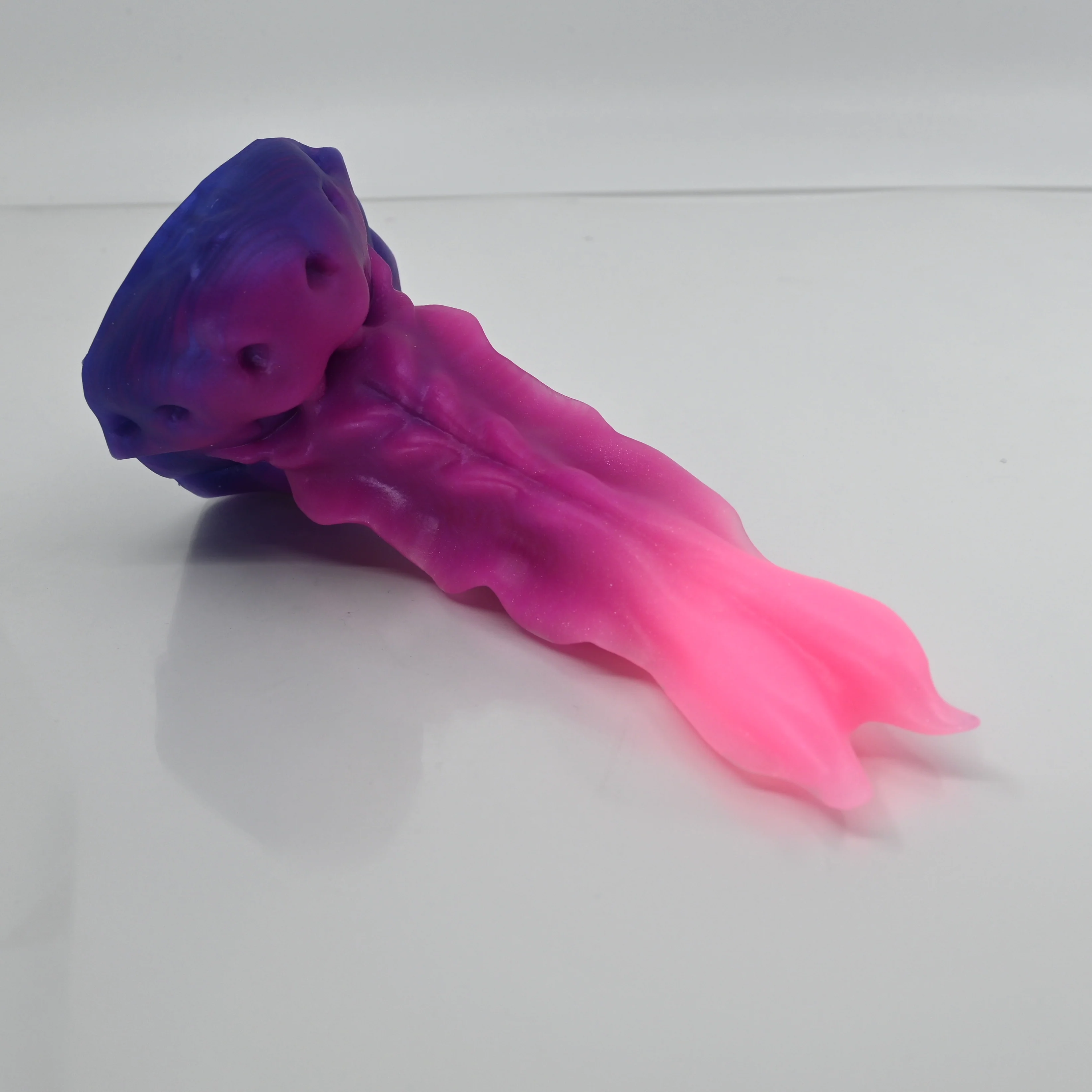 V1SCP18 Snark's Maw Mini 0030 UV GITD