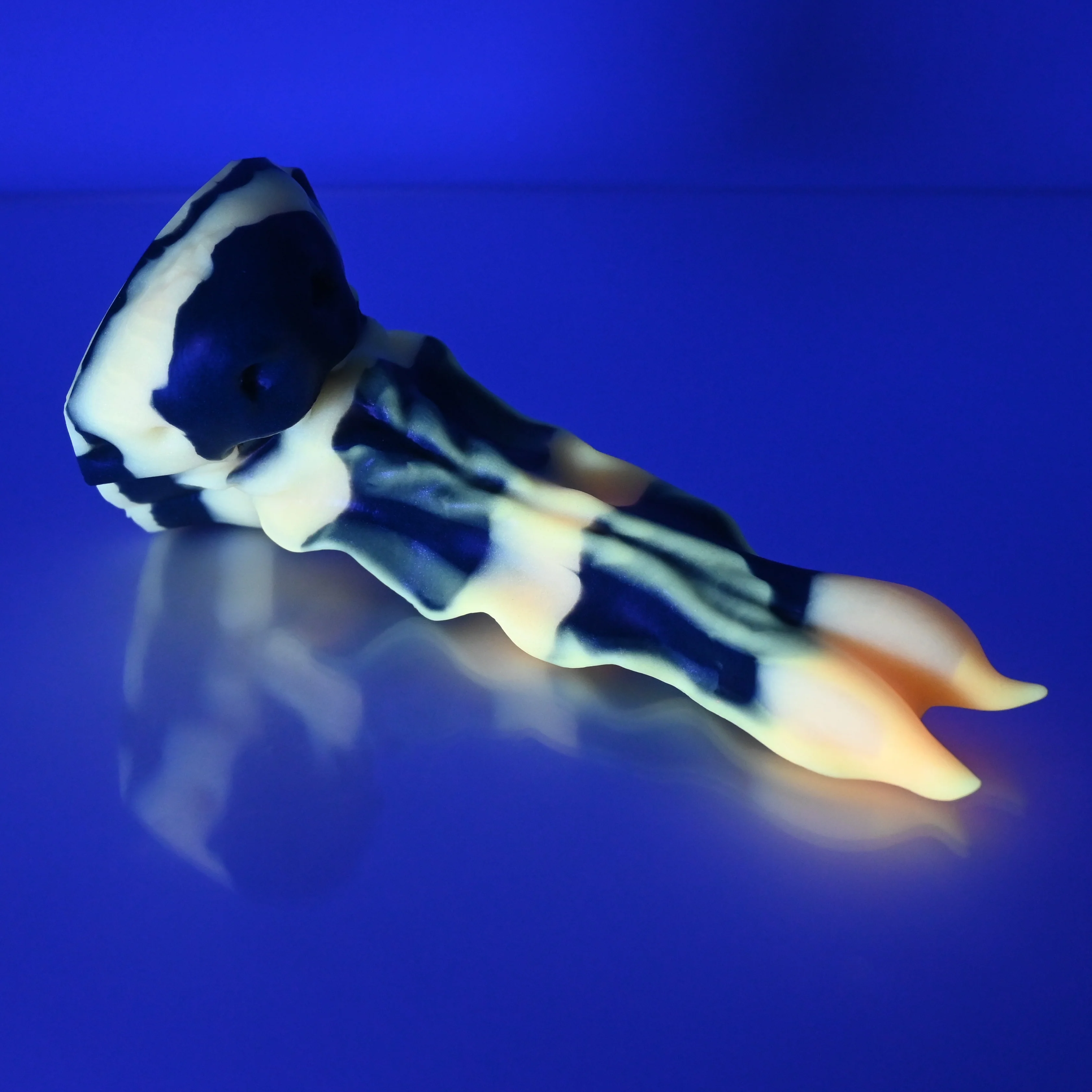 V1MCP14 Snark's Maw Mini 0050 UV GITD - Image 3