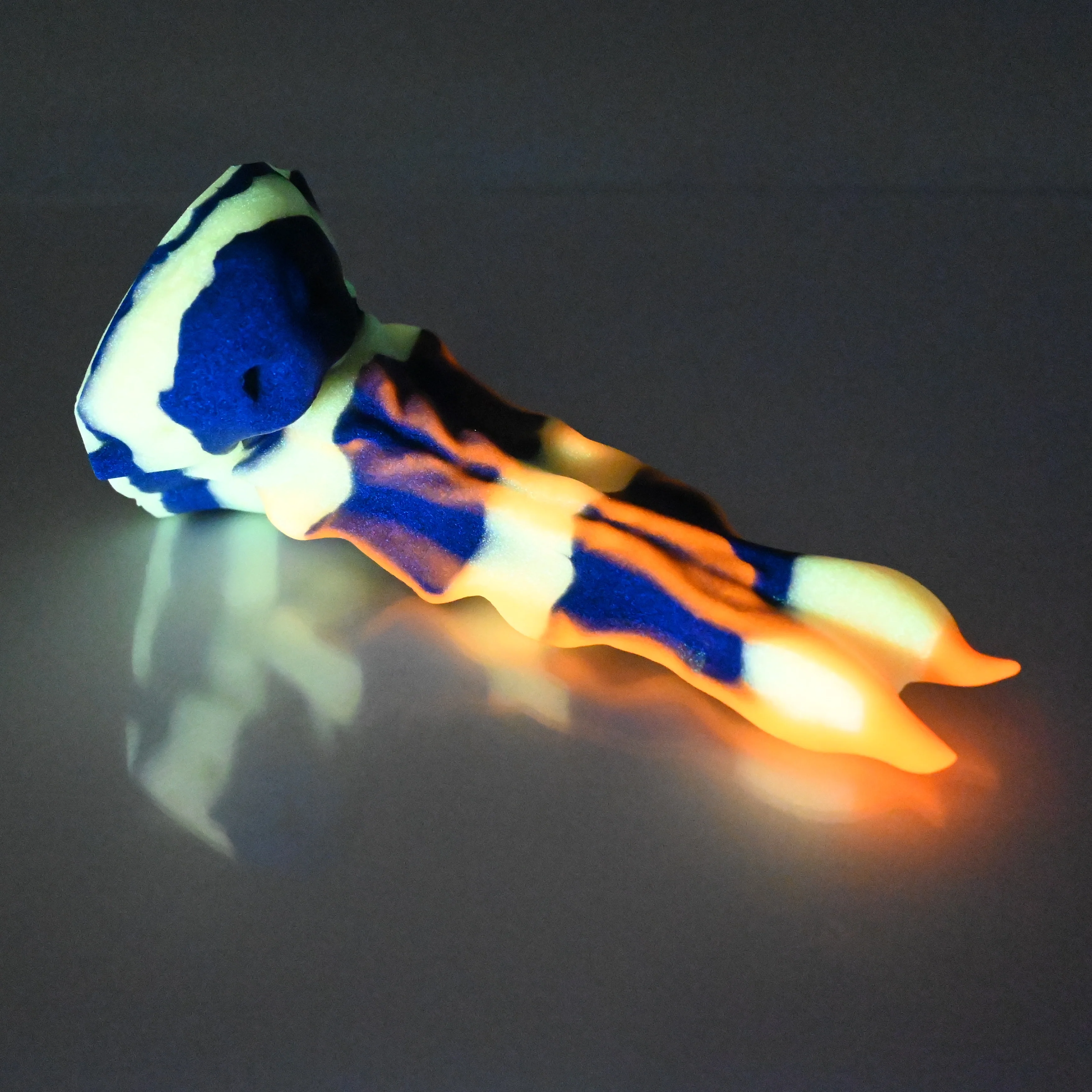 V1MCP14 Snark's Maw Mini 0050 UV GITD - Image 4