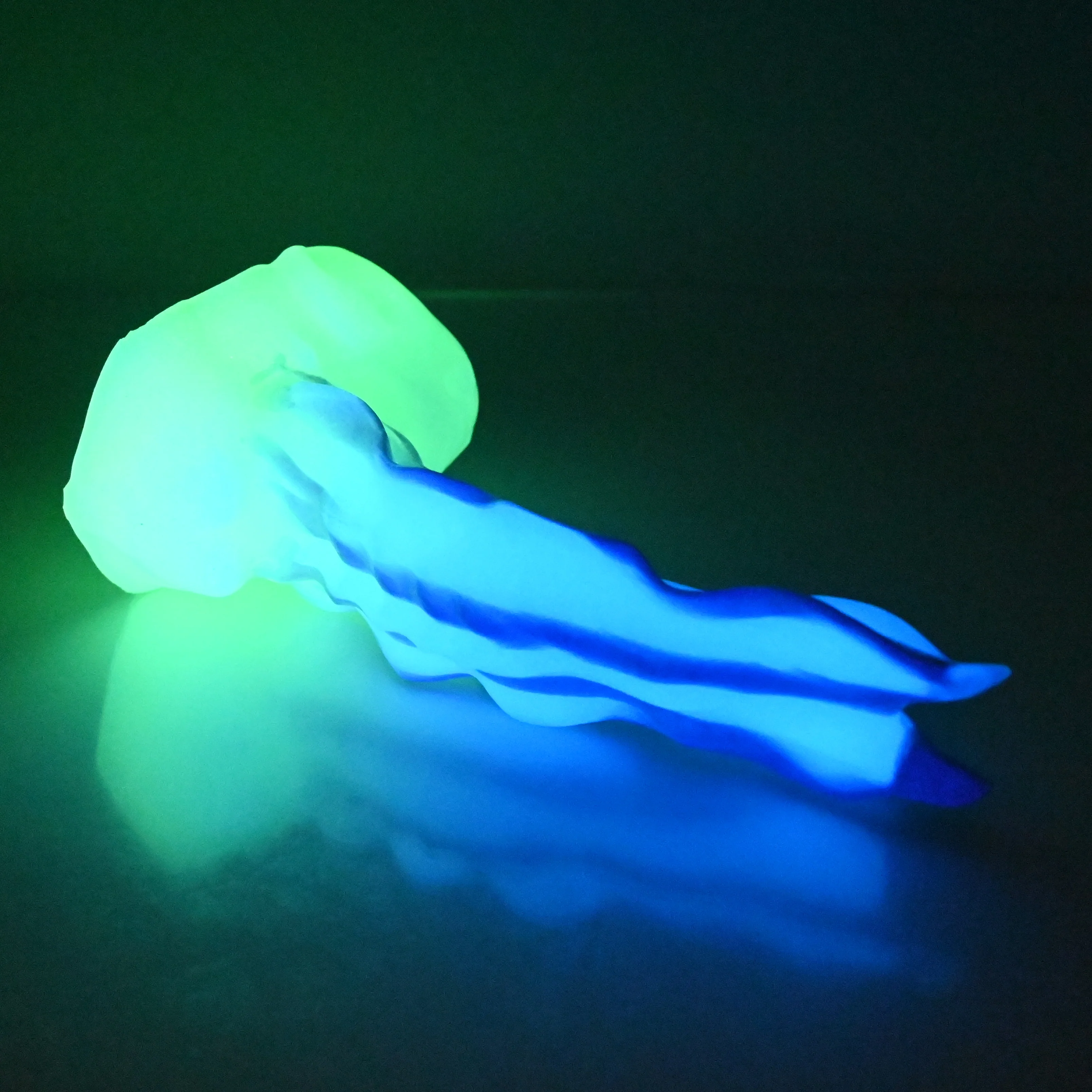 V1SCQ66 Snark's Maw Mini 0030 UV GITD - Image 4