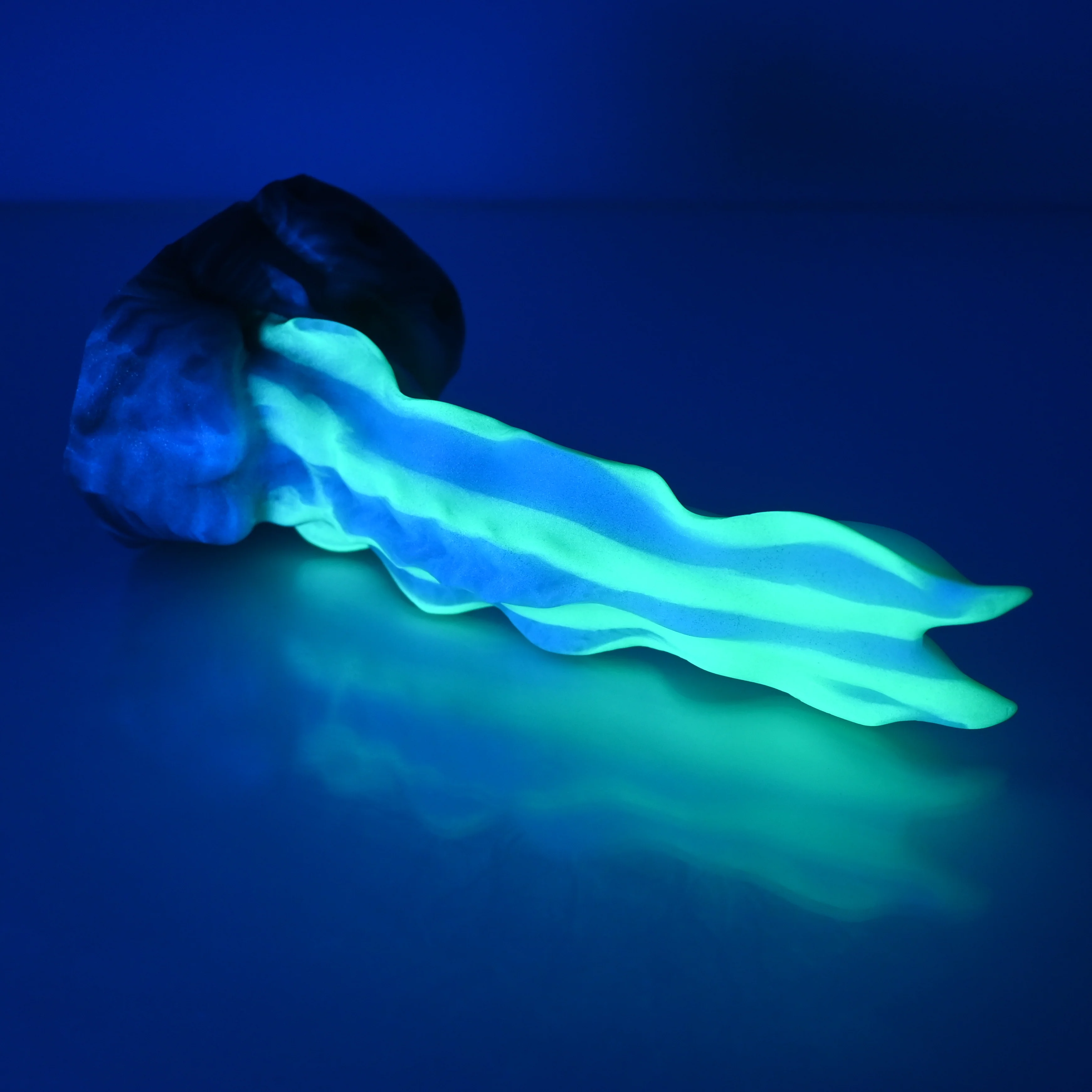 V1MCR84 Snark's Maw Mini 0050 UV GITD - Image 3