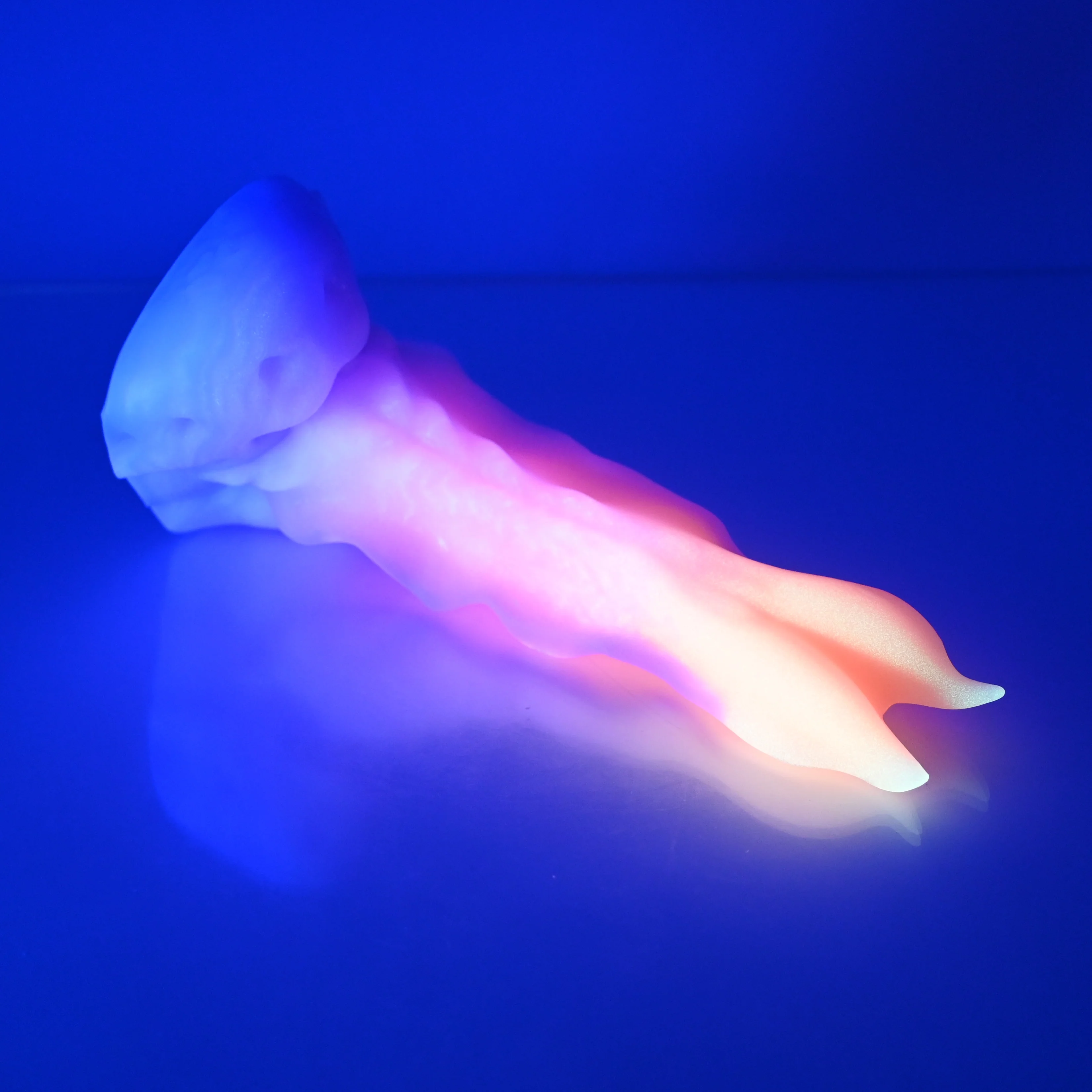 V1MCT30 Snark's Maw Mini 0050 UV GITD - Image 3