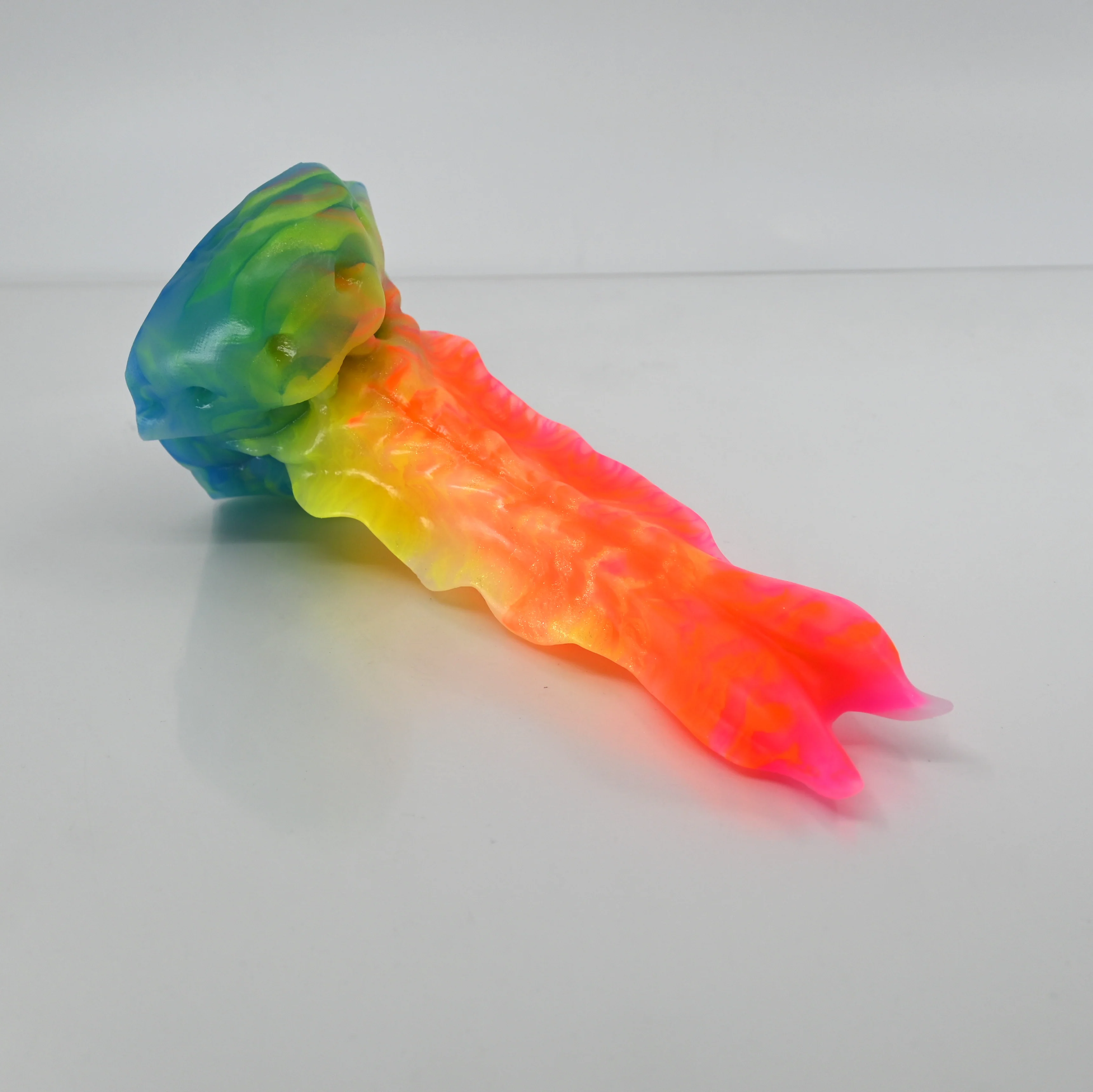 V1MCT29 Snark's Maw Mini 0050 UV GITD
