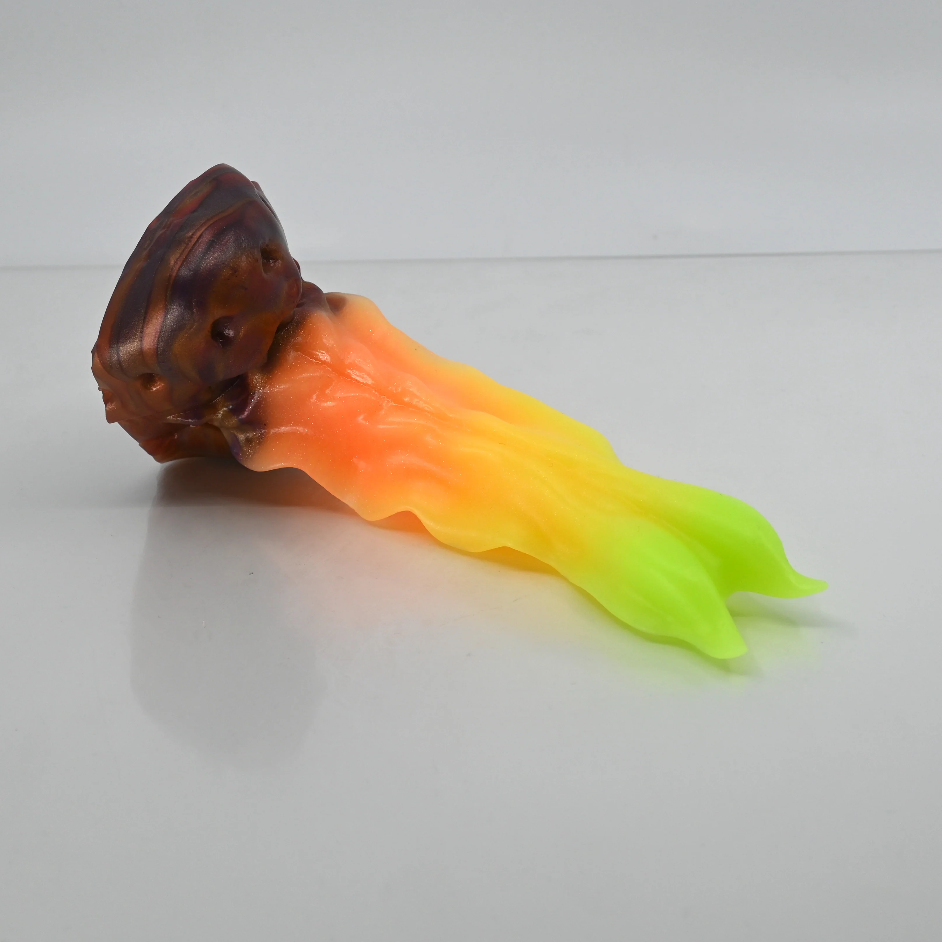 V1SCU58 Snark's Maw Mini 0030 UV GITD *FLOP*