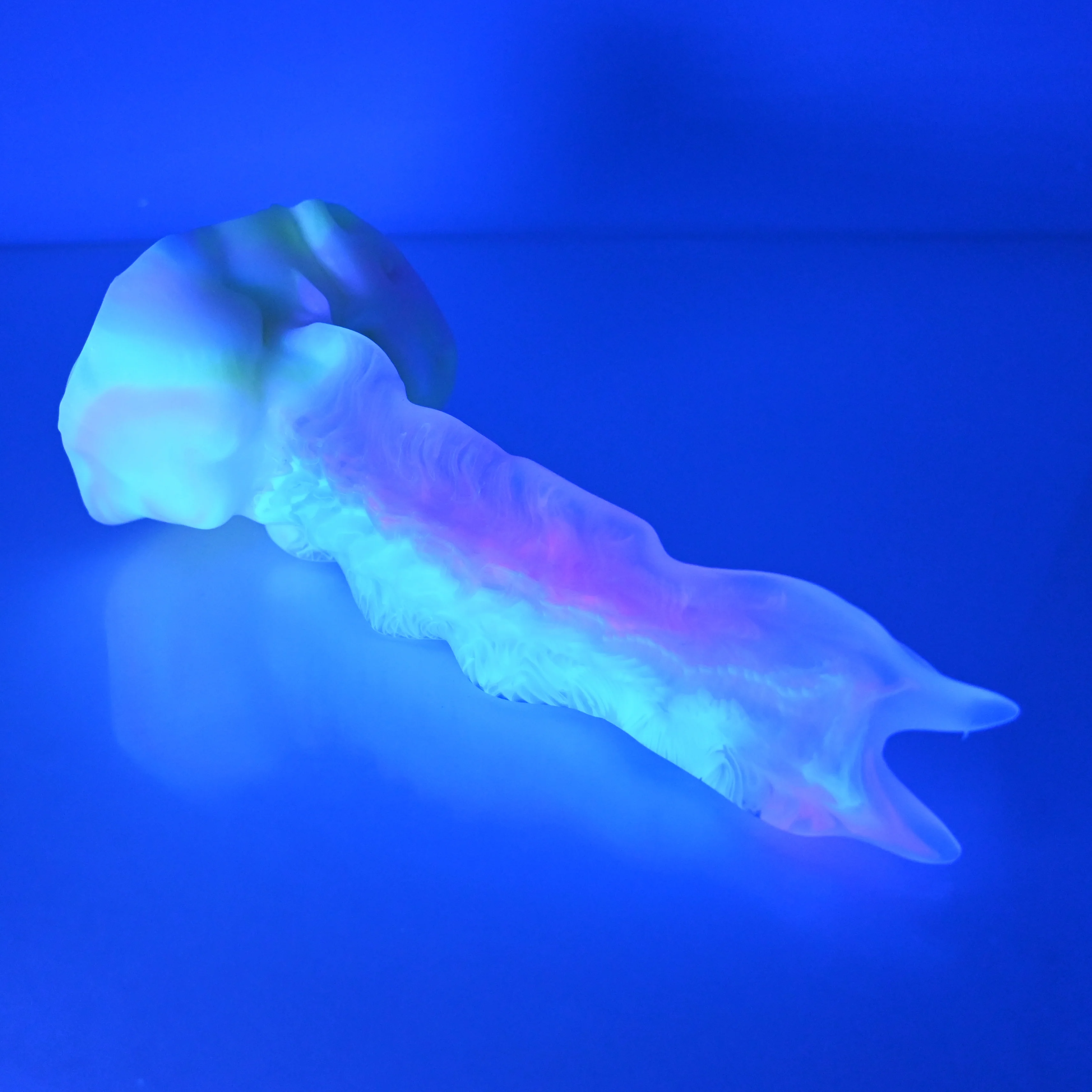 V2TCC87 Snark's Maw Small NC 0031 UV - Image 3