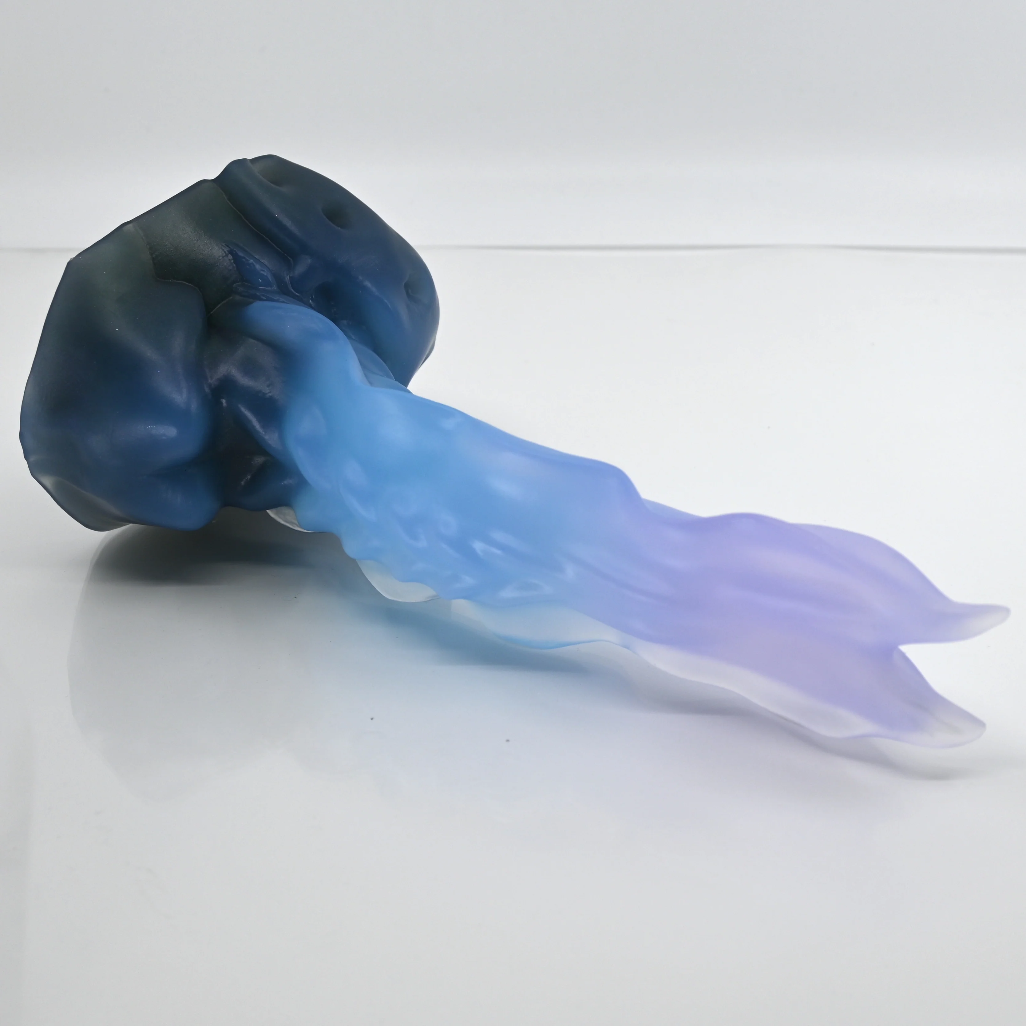 V2NCJ99 Snark's Maw Small NC 0045 UV - Image 2