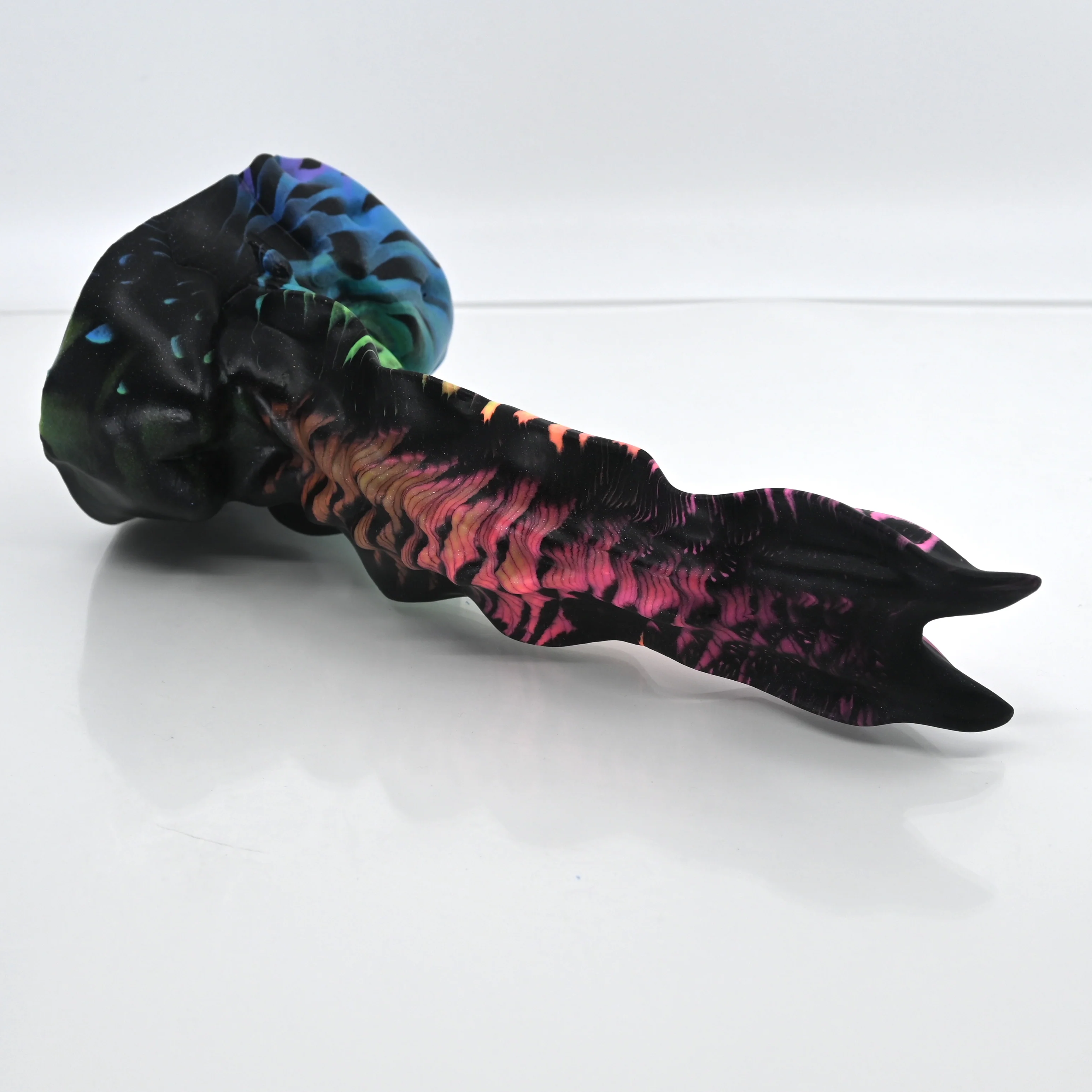 V2SCH40 Snark's Maw Small 0030 UV GITD - Image 2