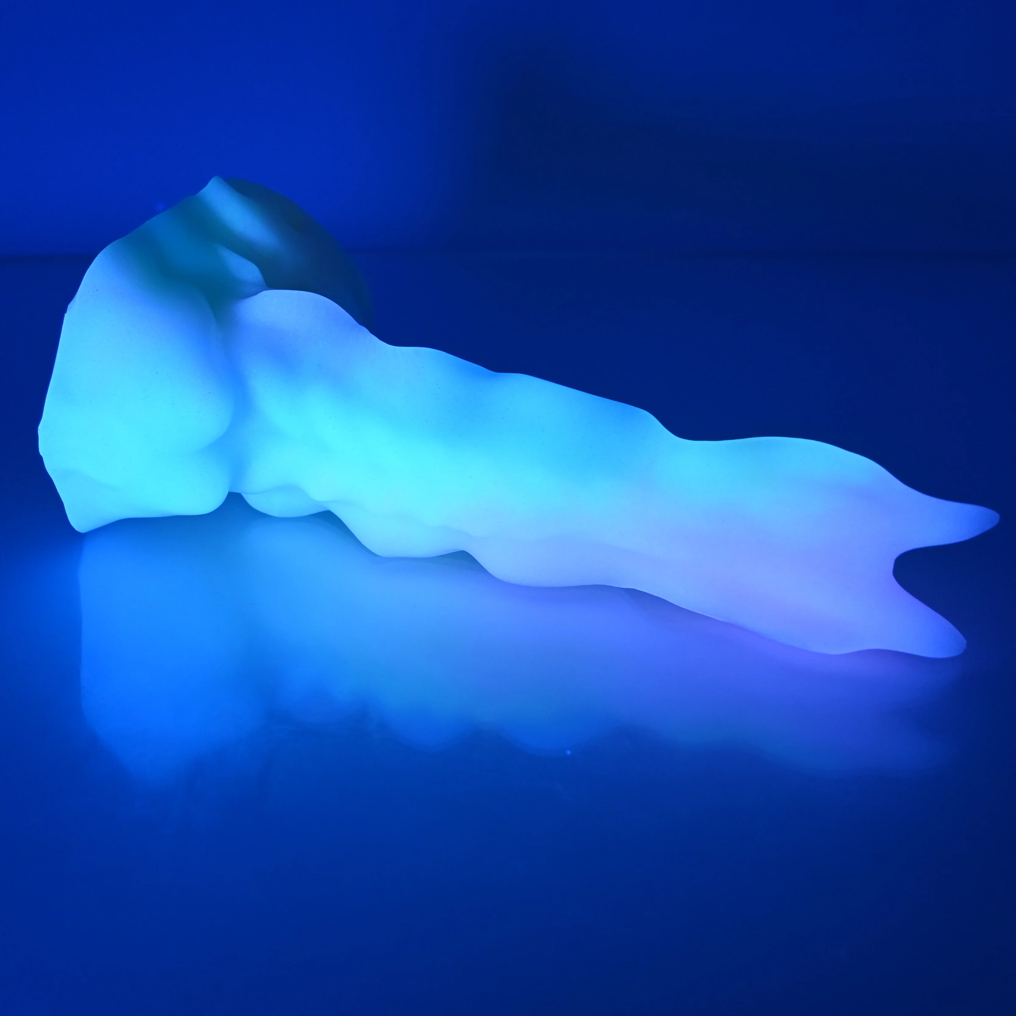 V2XCH38 Snark's Maw Small 0020 UV GITD - Image 3