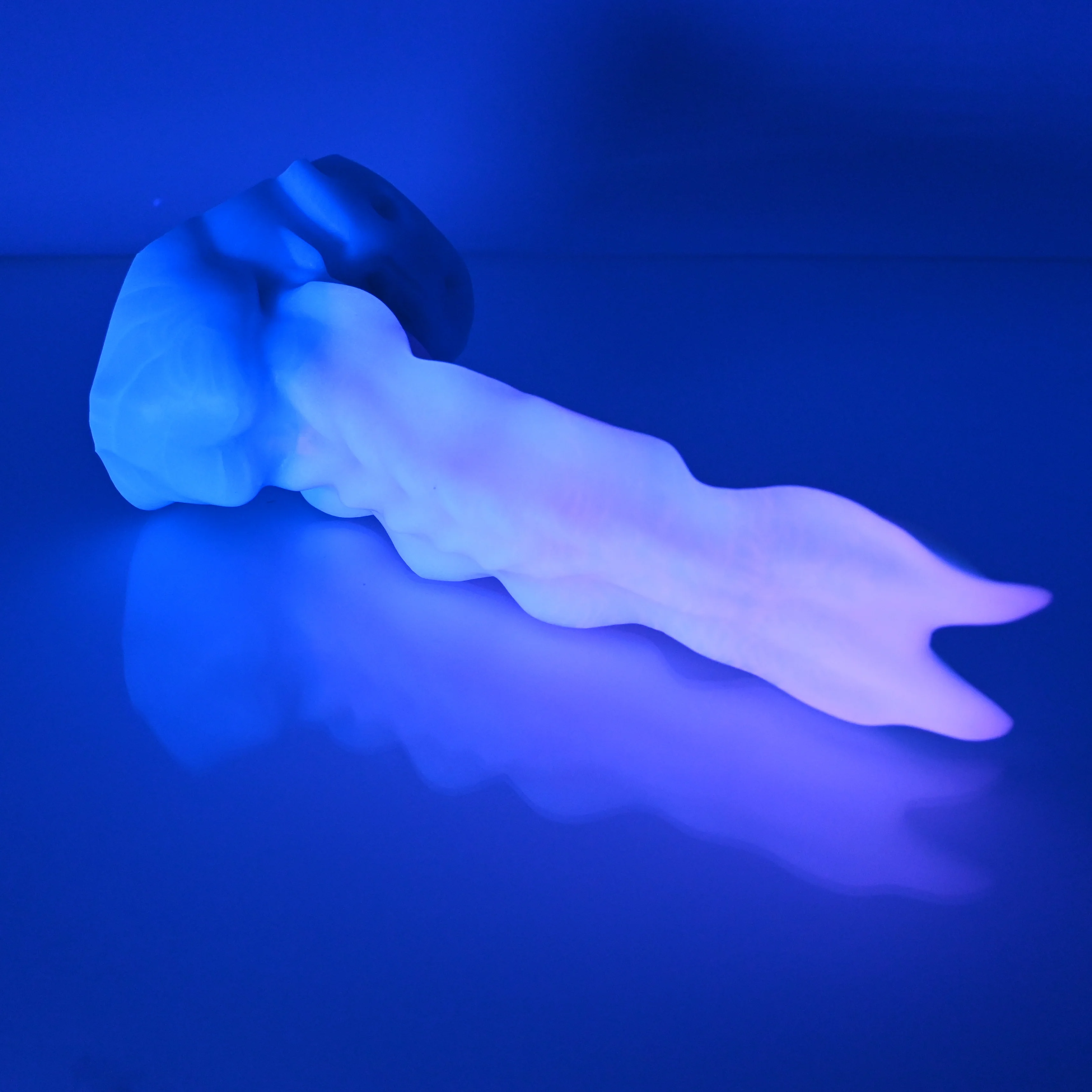 V2MCJ93 Snark's Maw Small 0050 UV GITD - Image 3