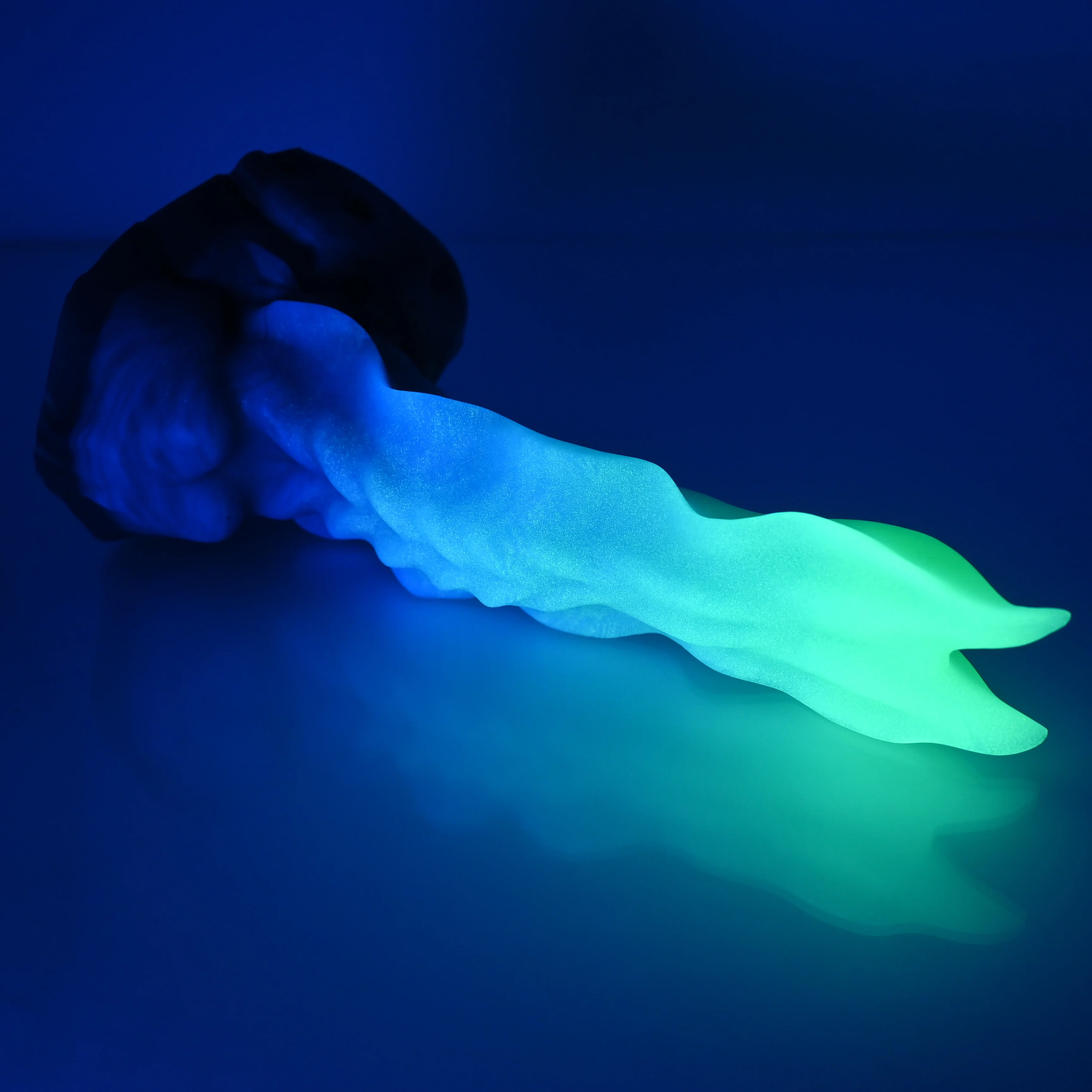 V2SCL30 Snark's Maw Small 0030 UV GITD *FLOP* - Image 3