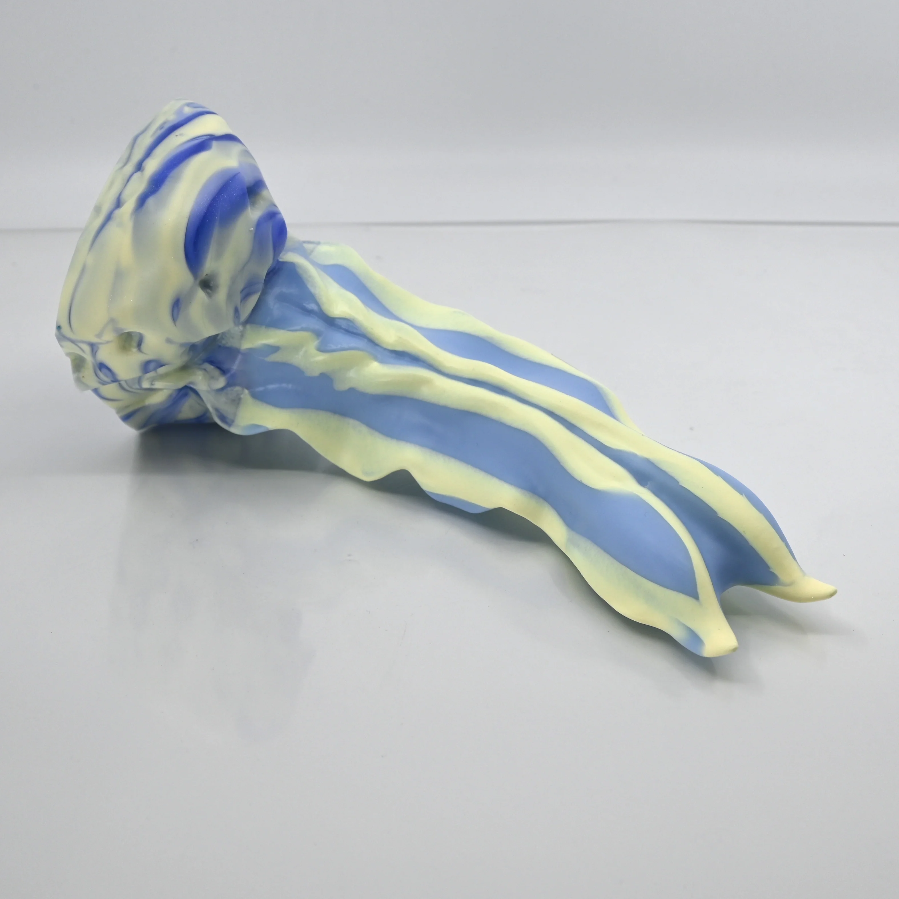 V2SCP25 Snark's Maw Small 0030 UV GITD